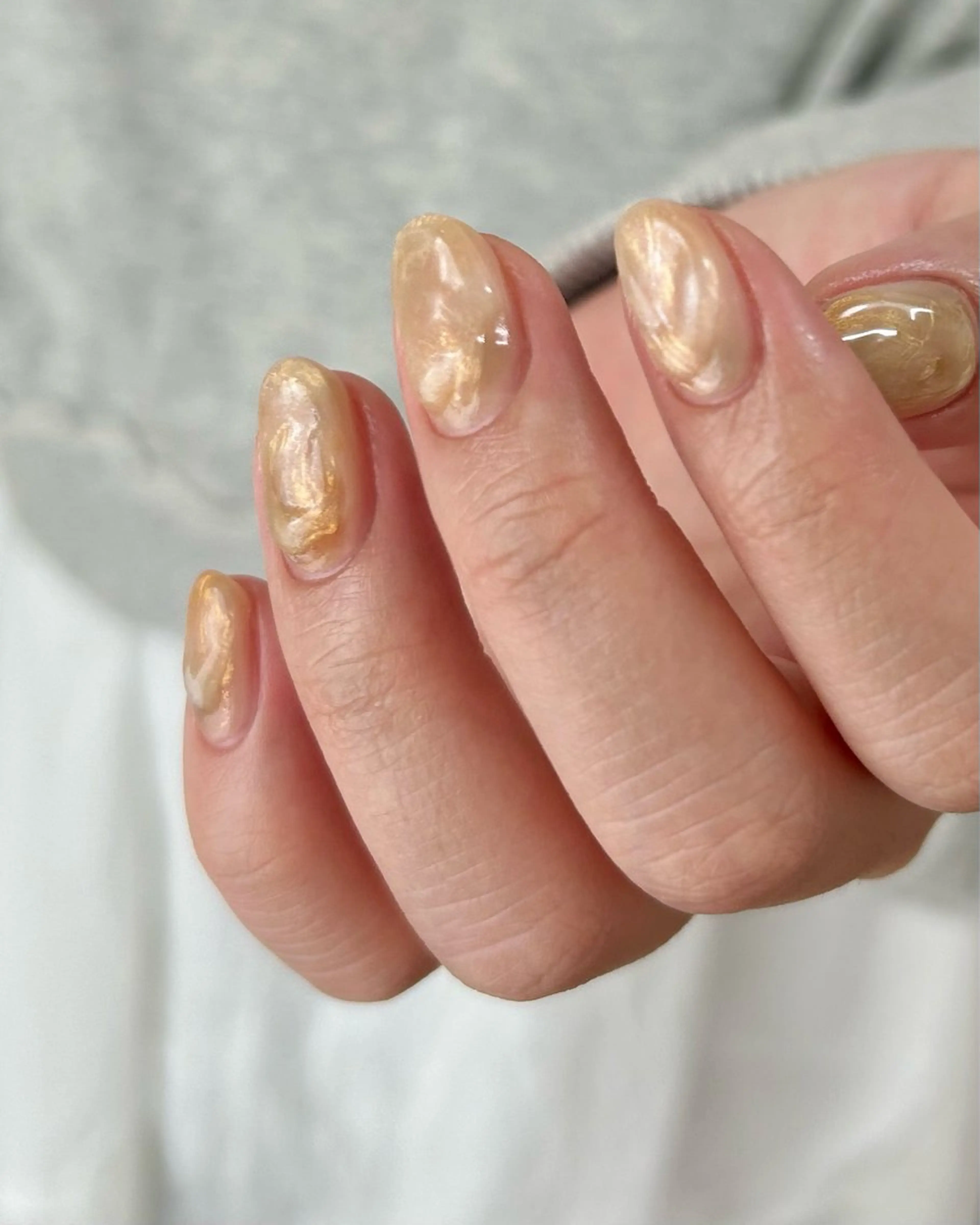 ネイル オーロラネイル ジェルネイル キラキラネイル ニュアンスネイル オフィスネイル 𓂃toi. 儚げnuanceのネイルデザイン