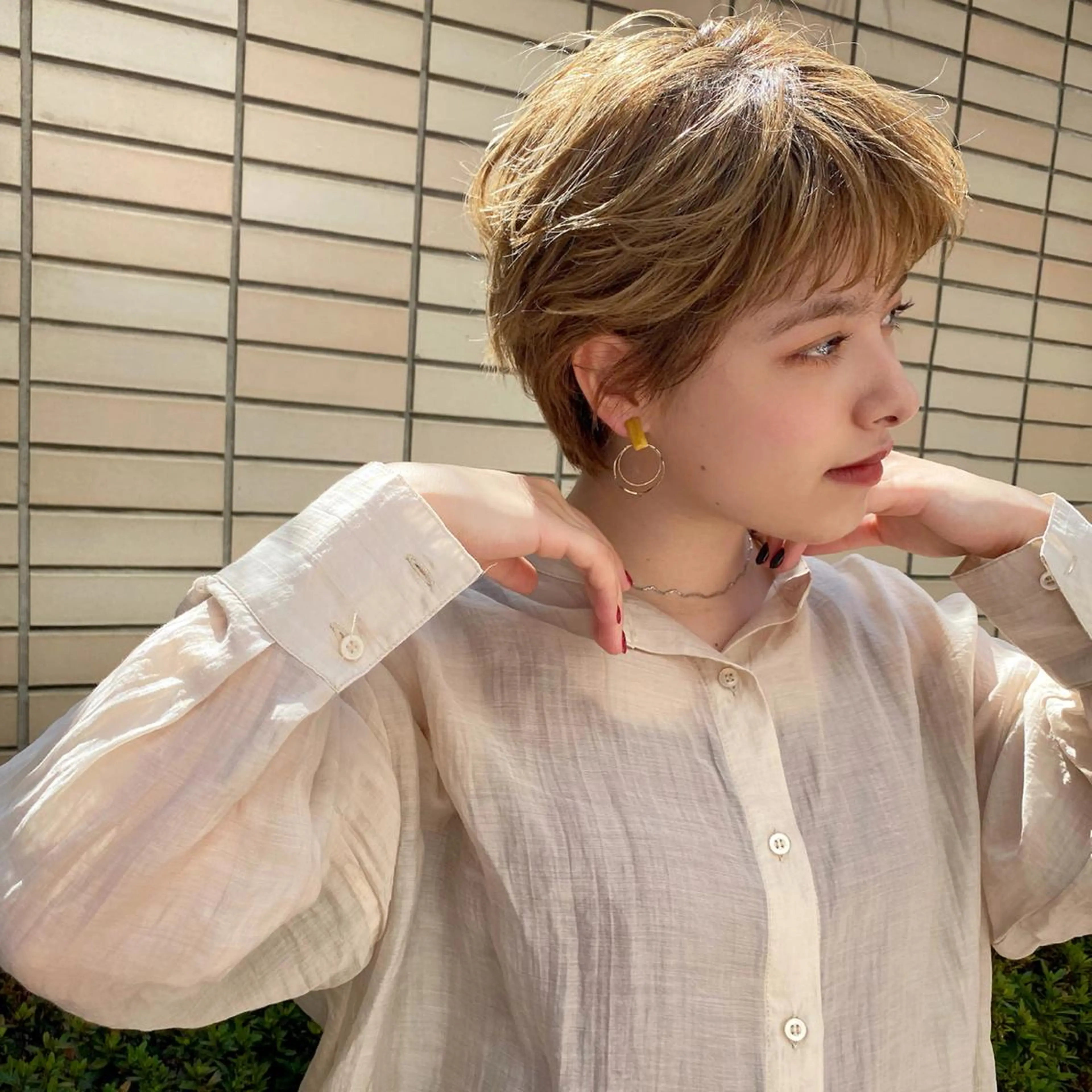 プレイングカラー🤍 細めハイライトのヘアスタイル