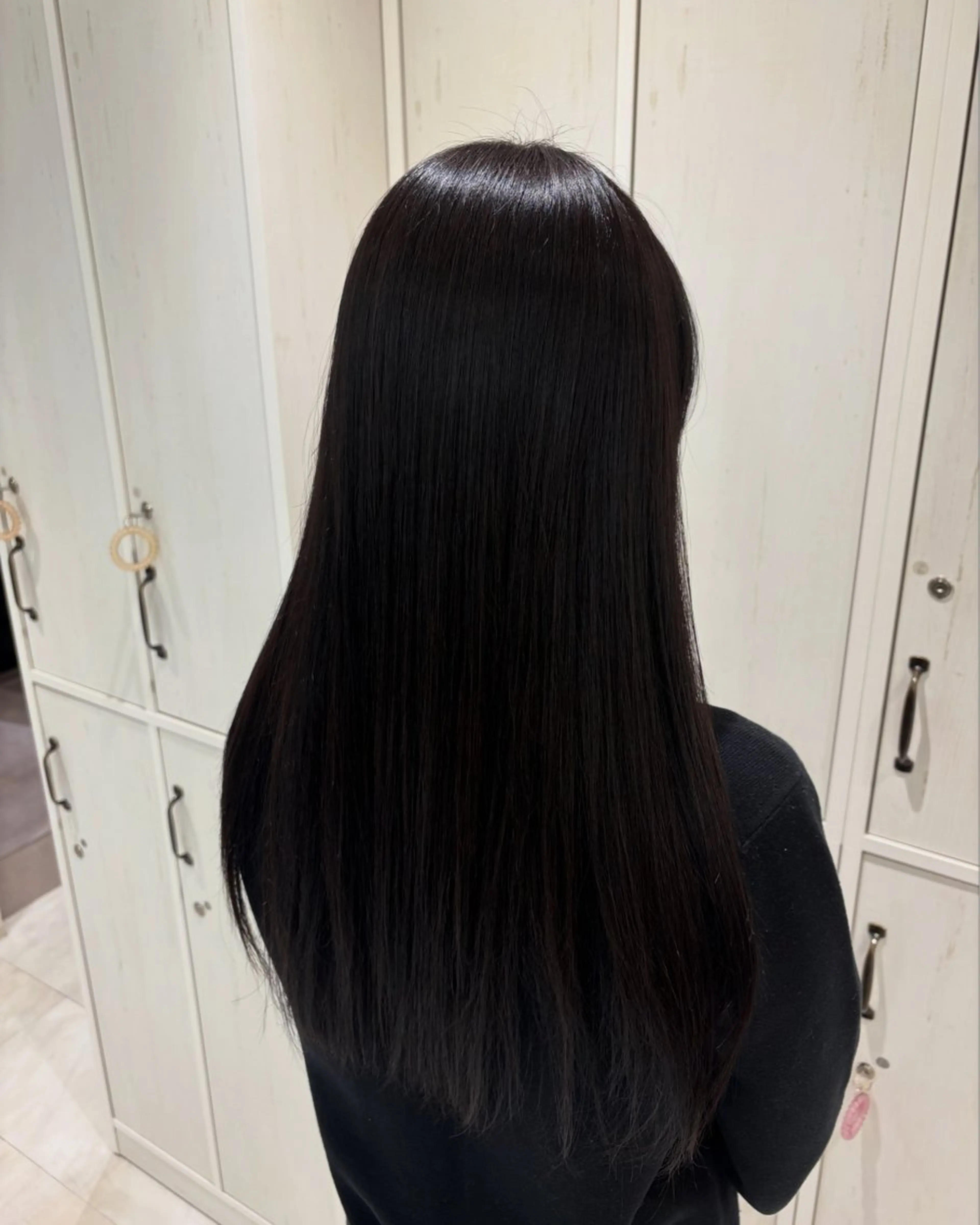 ロング カラー アッシュ アッシュグレー 透明感カラー カット ヘアカラー 脇尾 百花のヘアスタイル