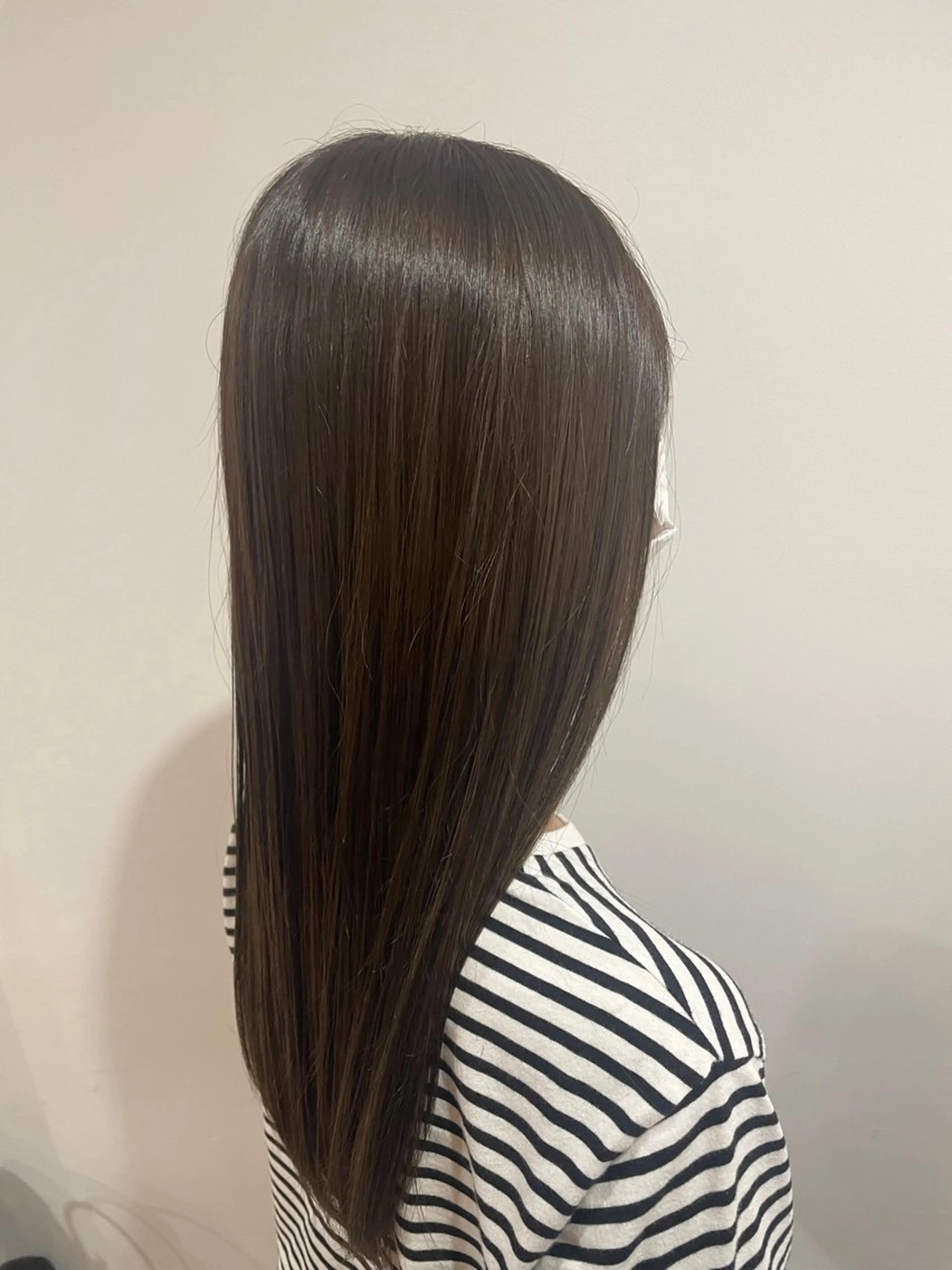ロング カラー ブリーチ ブラウンカラー オリーブブラウン ヘアカラー 西田 美桜のヘアスタイル