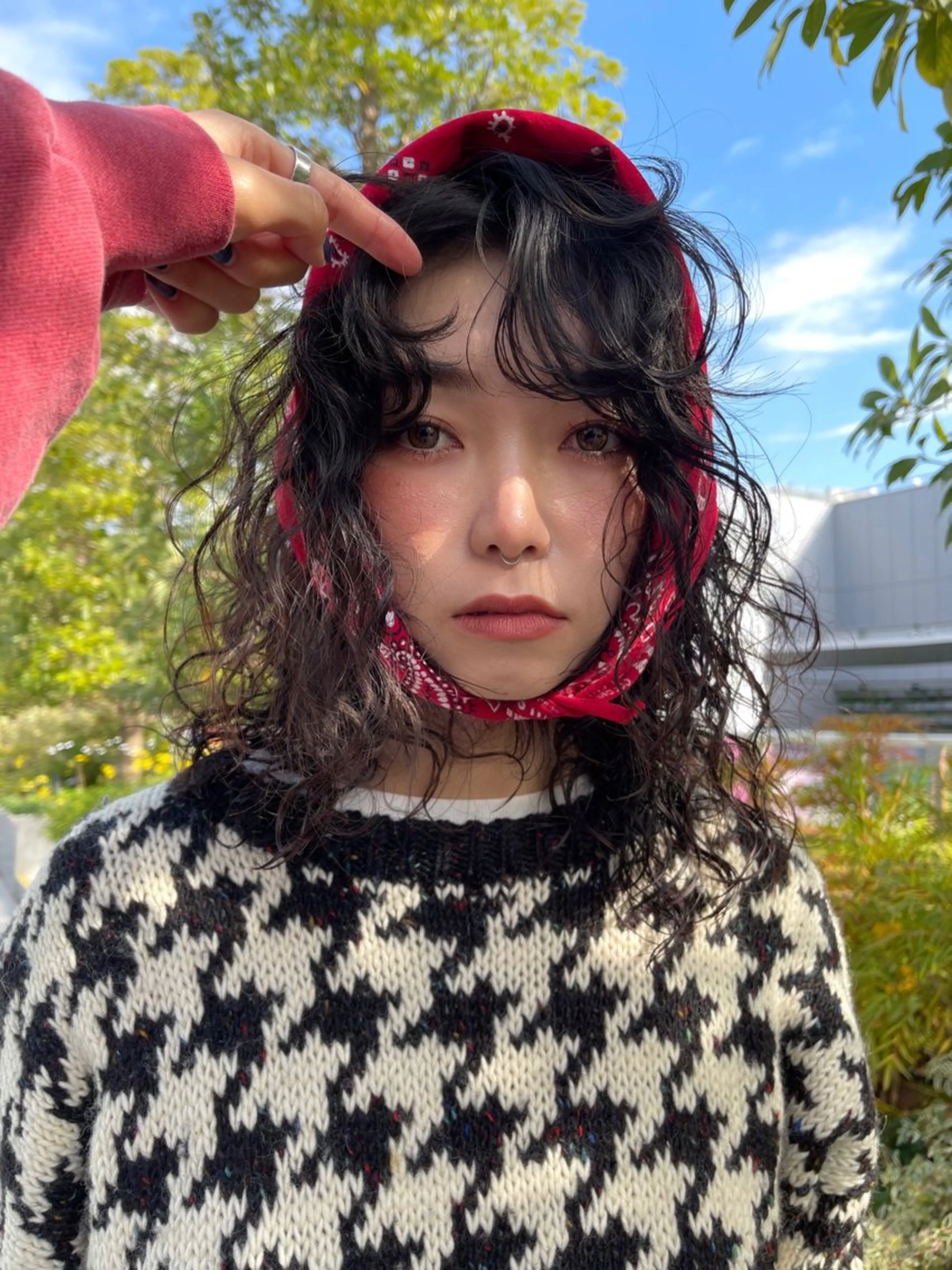 ミディアム パーマ ミディアムパーマ カット ヘアカラー パーマ トリートメント ボブパーマ ウルフパーマのヘアスタイル