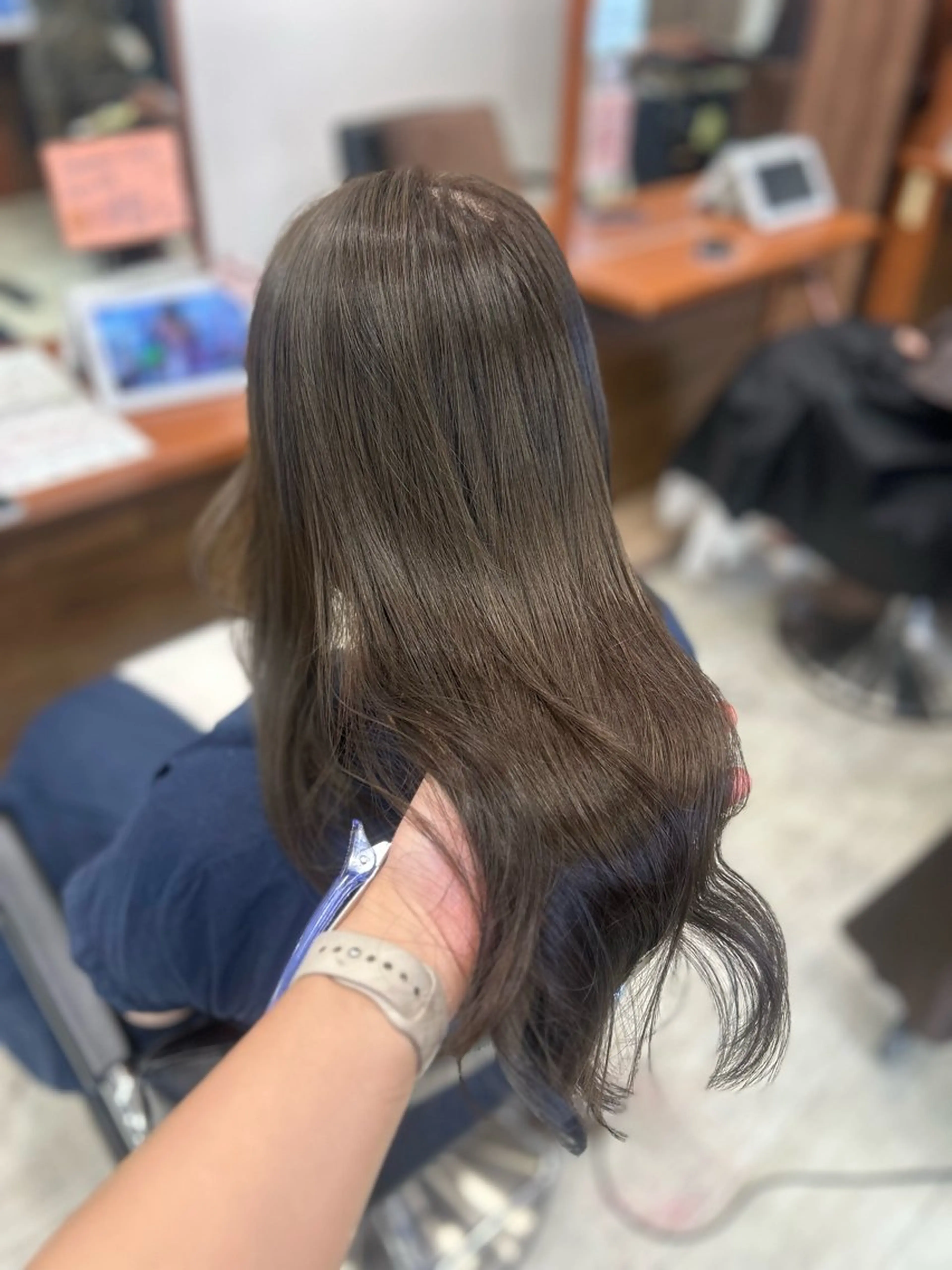カラー アッシュ アッシュグレー ヘアカラー 🎀透明感/レイヤ ー/Kotona🎀のヘアスタイル