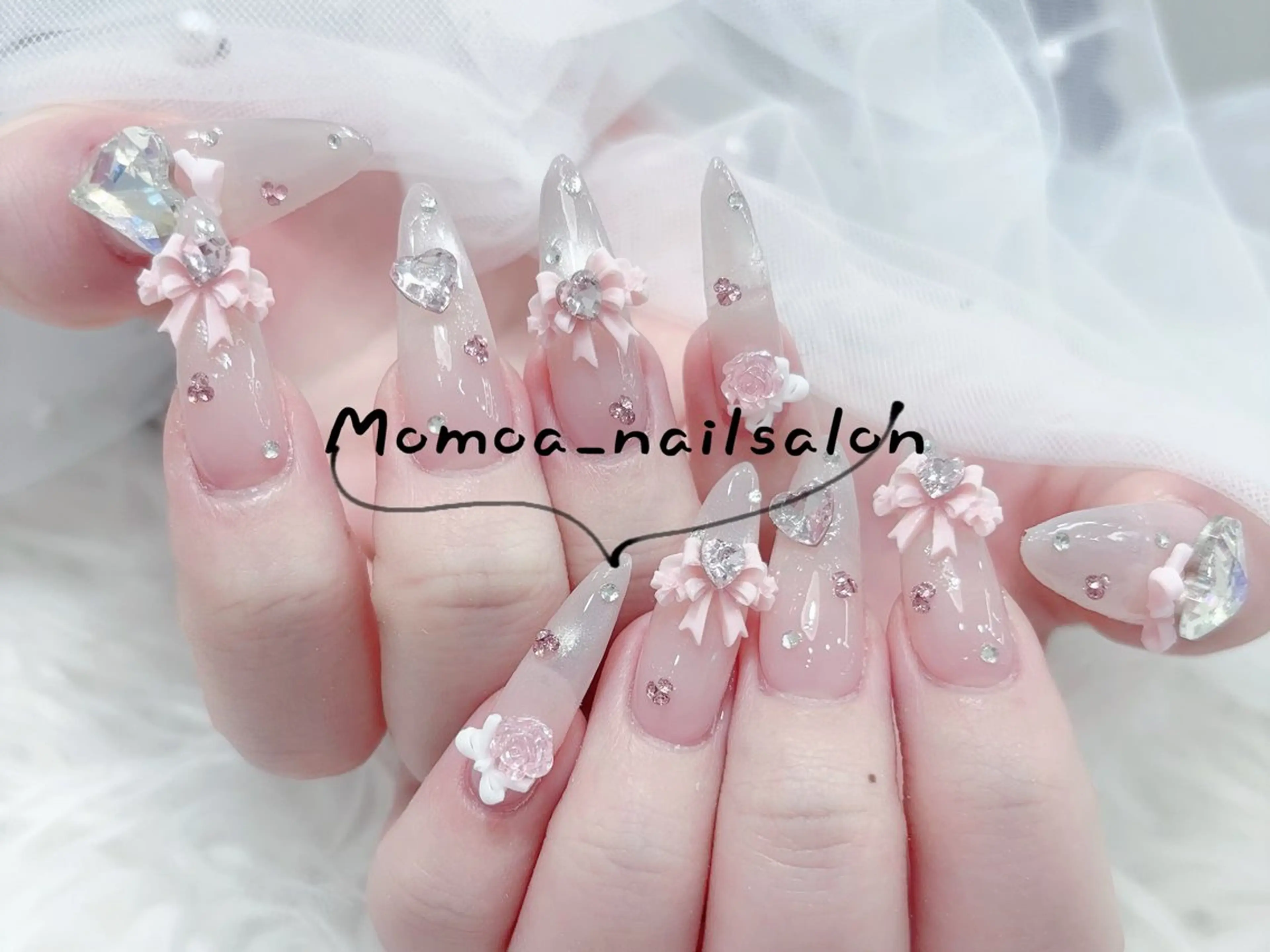 ネイル キラキラネイル スカルプネイル ハンドネイル MoMoA Nail ネイル長さ出し専門店のネイルデザイン