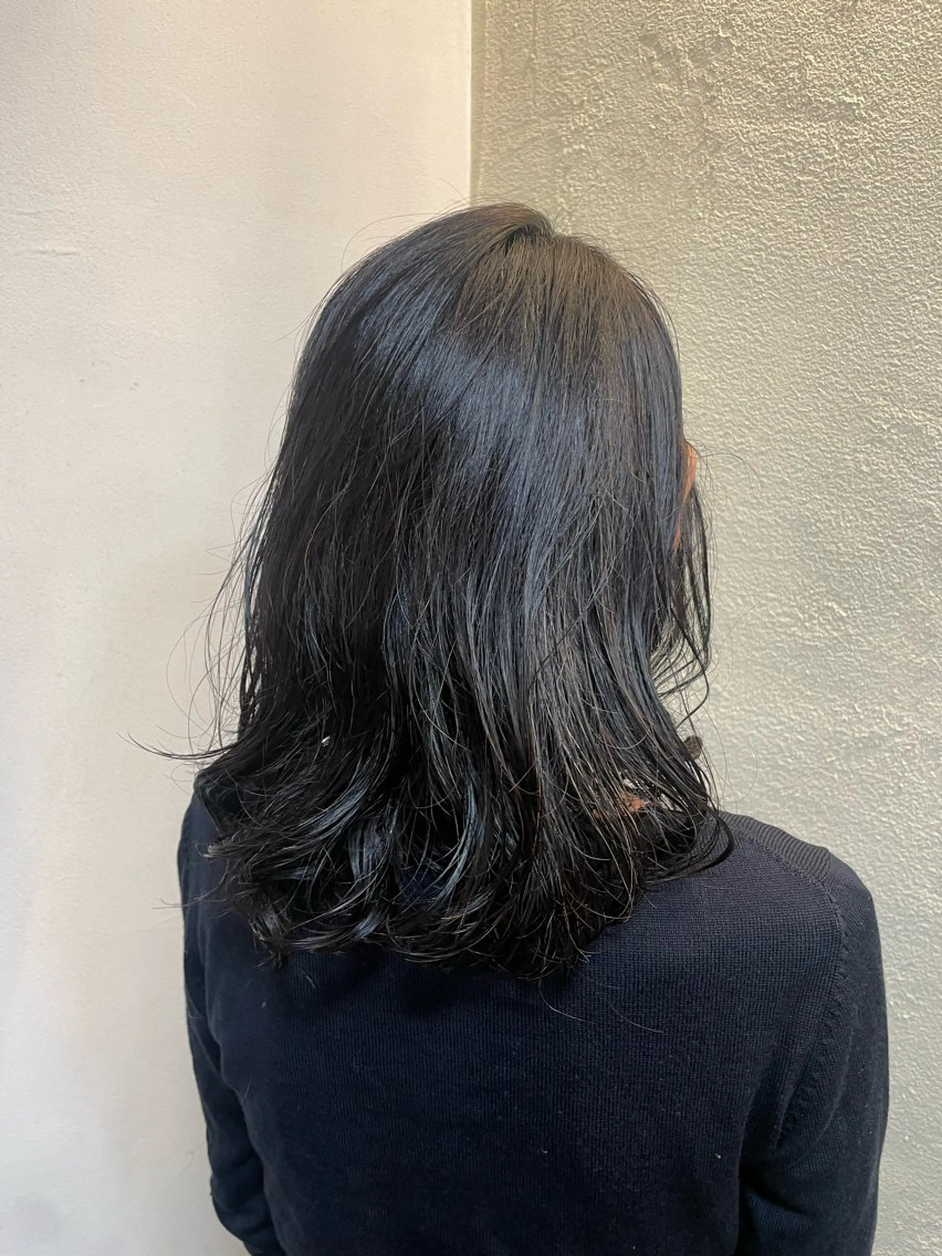 ミディアム ミディアムレイヤー ミディアムパーマ レイヤーカット 大庭 萌瑚のヘアスタイル