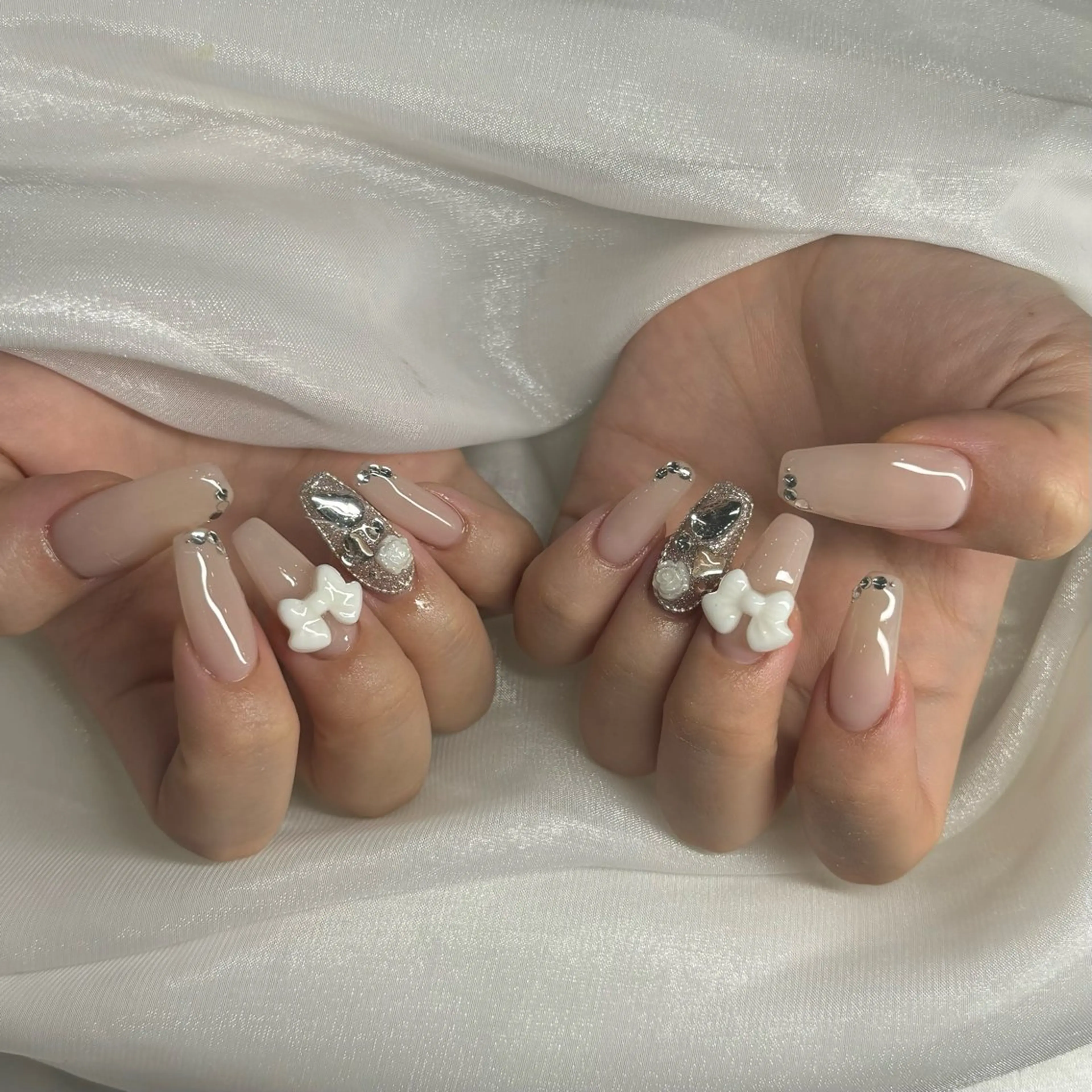 ネイル ハンドネイル CeCe Garden所属・CeCeGarden ✨️キラキラワンホンのネイルデザイン