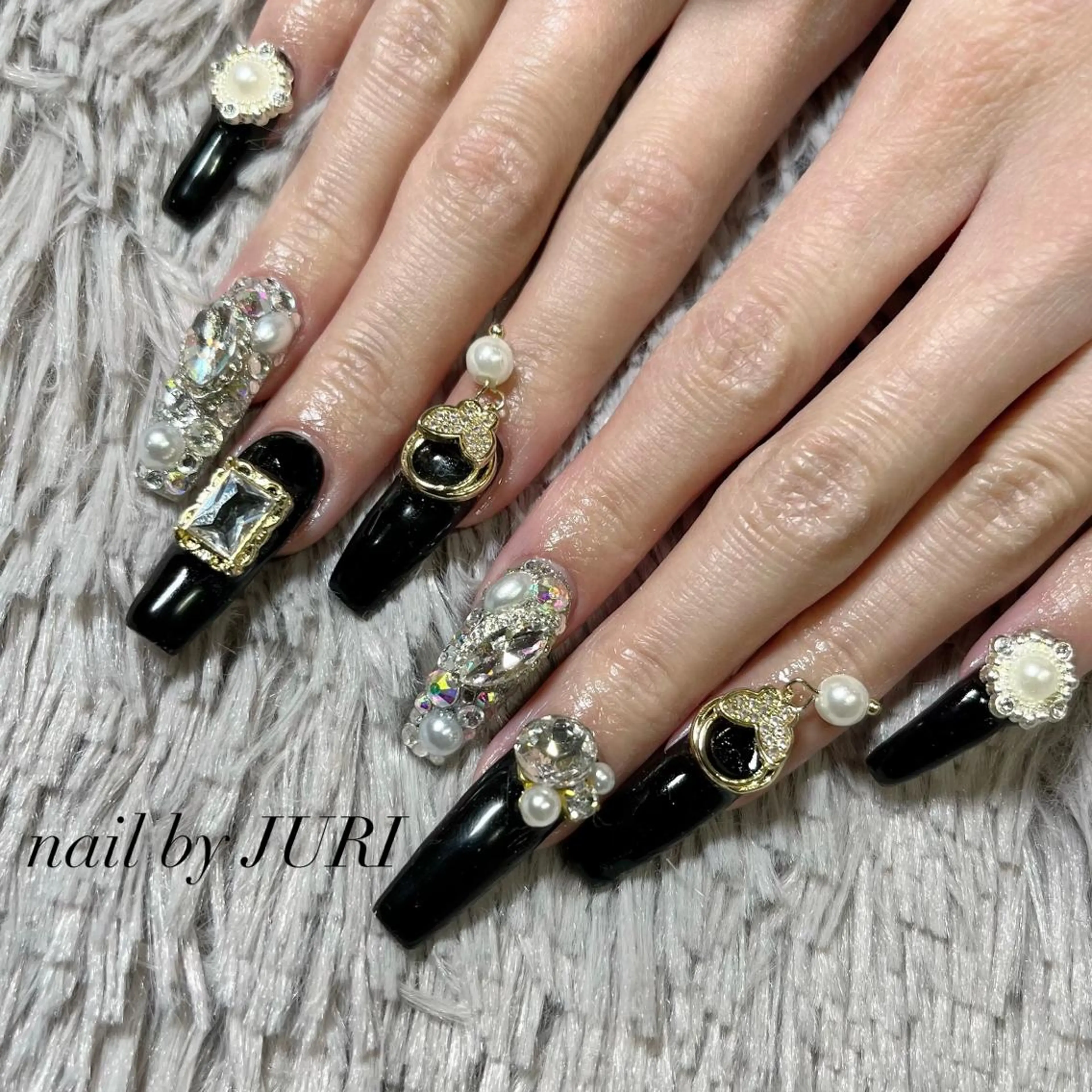 ネイル フットネイル フレンチネイル ジェルネイル ラメ(グリッター) ラメグラデーション NEO Beauty Salon所属・𝐍𝐄𝐎 𝐉𝐔𝐑𝐈のネイルデザイン