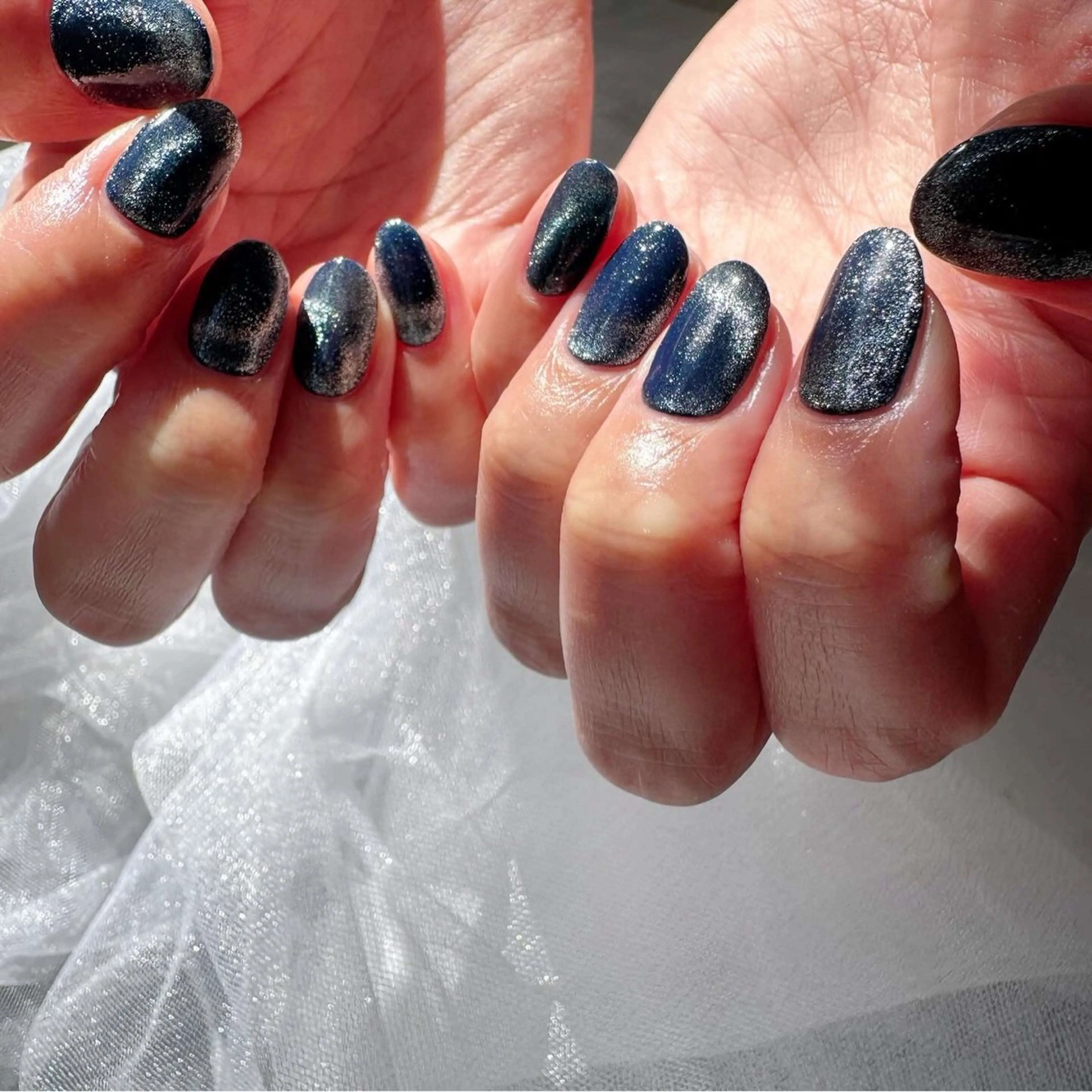 ネイル 氷ネイル・うるうるネイル 韓国ネイル マグネットネイル ネイビー ニュアンスネイル 🪞KAPE NAIL 🪞のネイルデザイン