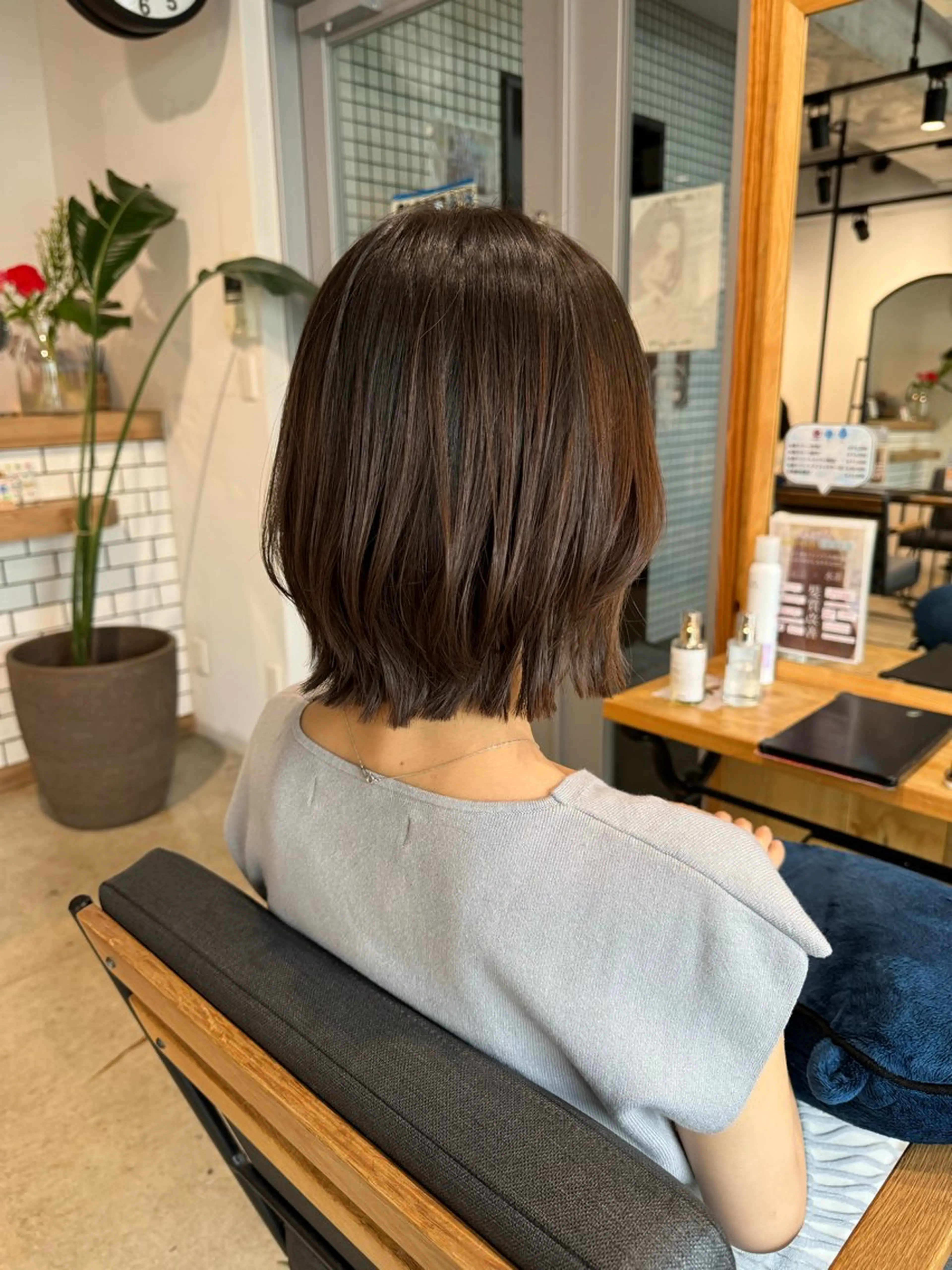 ショート ボブレイヤー ボブ くびれヘア レイヤーカット 外ハネヘア 渡邉 涼香のヘアスタイル
