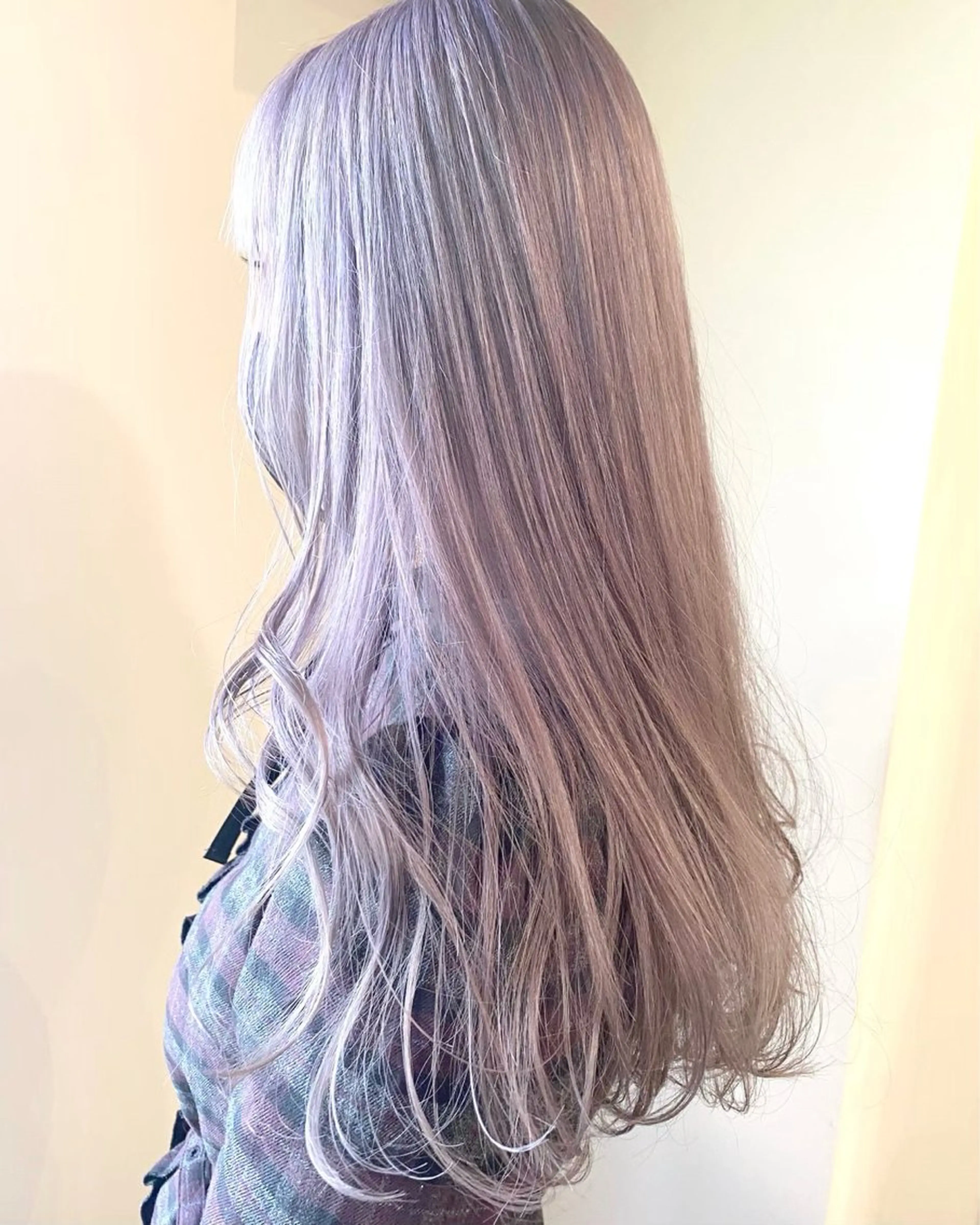 セミロング ヘアカラー 透明感🌱ハイトーン ✨艶髪🫧川﨑　翼のヘアスタイル