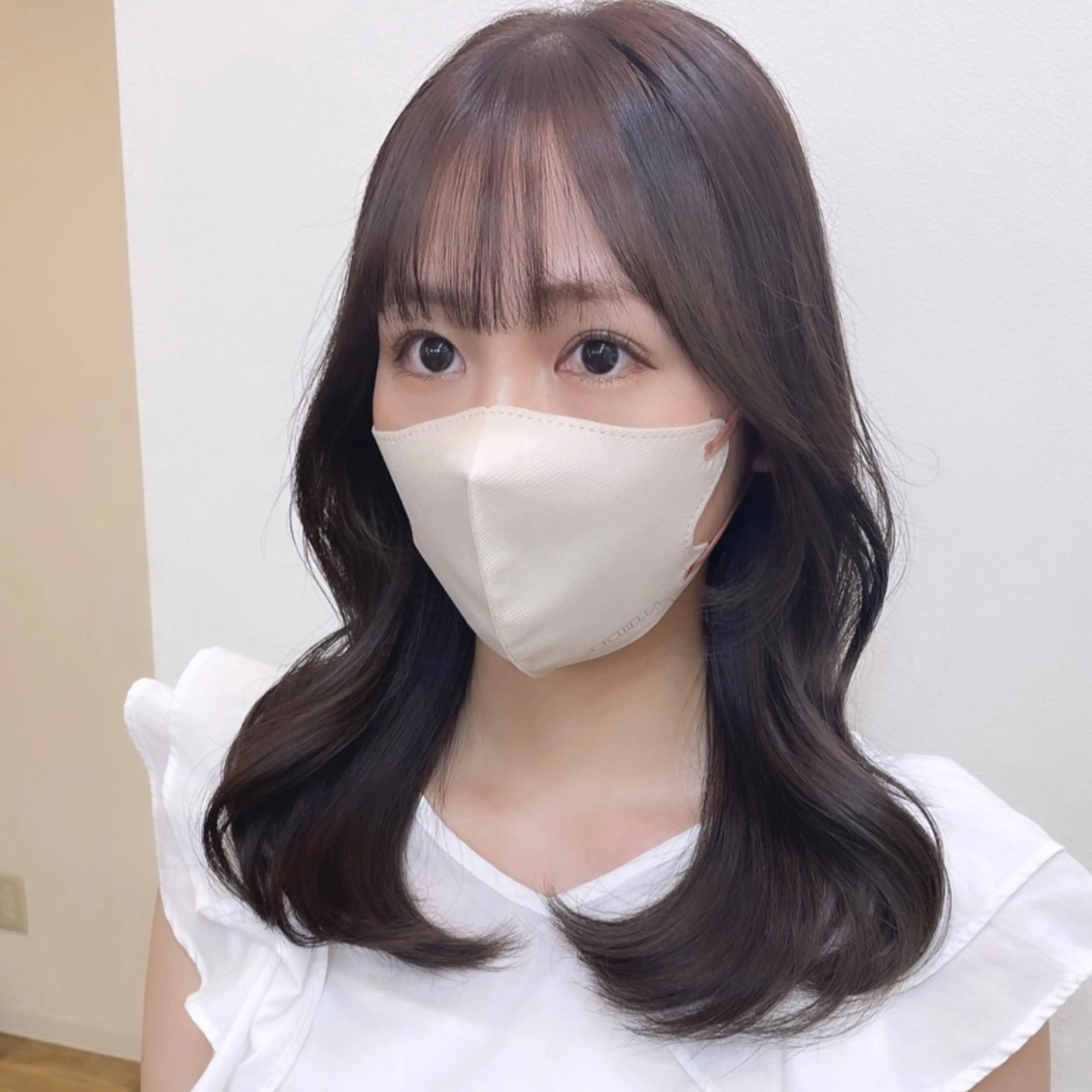 セミロング カラー ベージュカラー 黒髪 ブリーチ ブルーカラー ブルーブラック カット ヘアカラー トリートメント ブリーチなしカラー 特化　　kaiのヘアスタイル