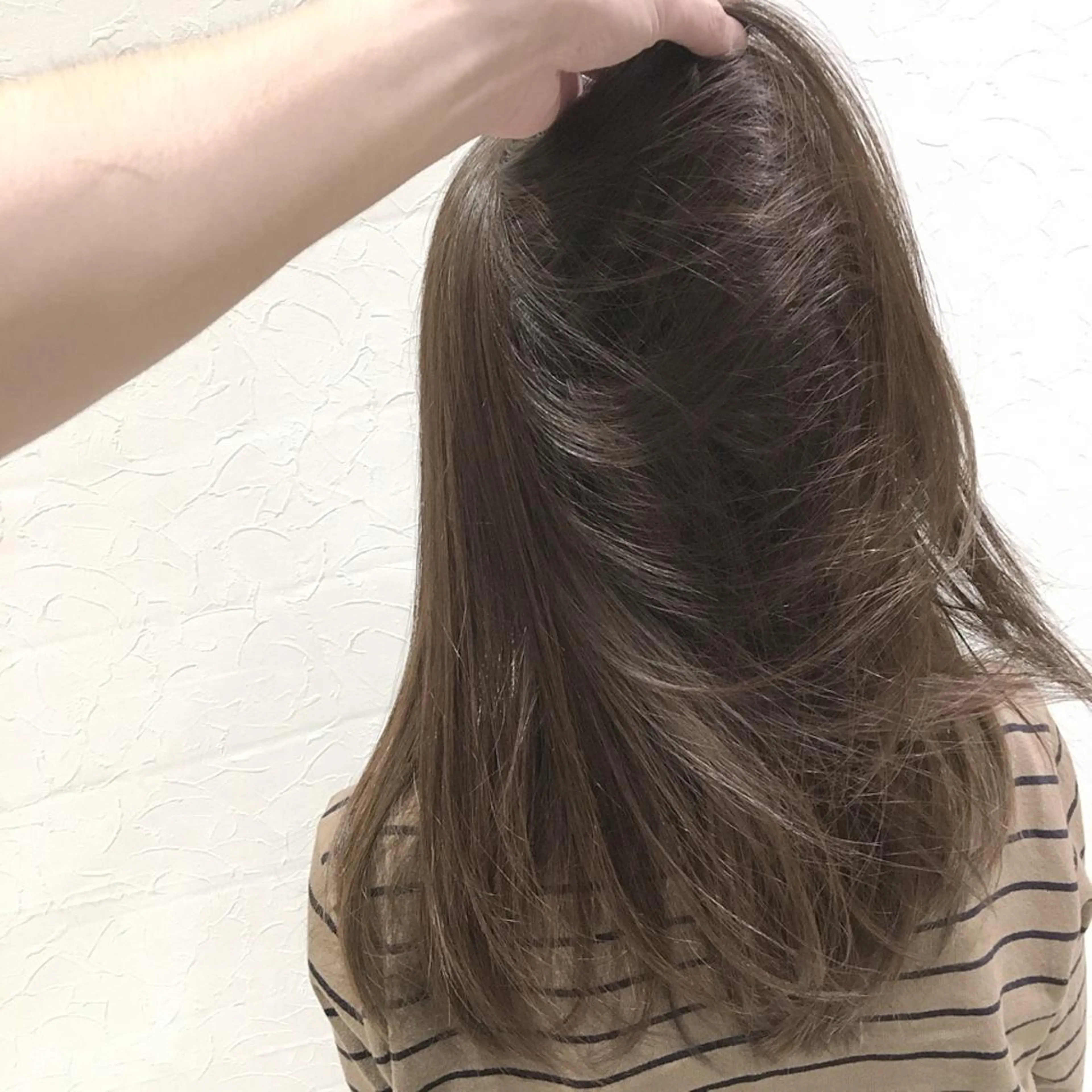 ミディアム カラー ベージュカラー ブリーチ ブリーチなしカラー YARN所属・【モニター募集】 三宅航平のヘアスタイル
