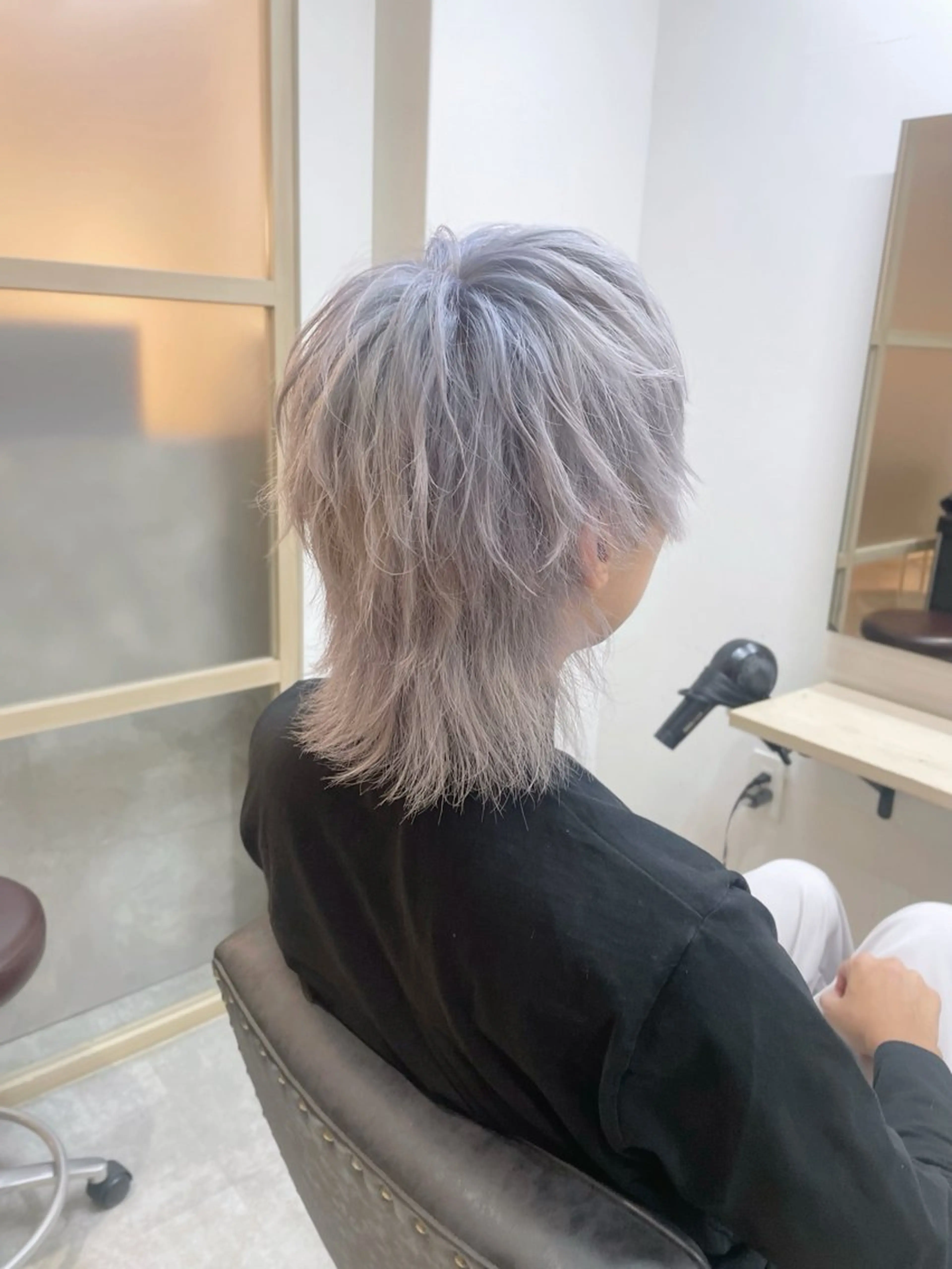 ミディアム カラー メンズ メンズハイトーン メンズウルフカット ハイトーンカラー ウルフカット カット ヘアカラー トリートメント EMANON新宿南口所属・🦄中性ウルフ ☁️Shiori🦄のヘアスタイル