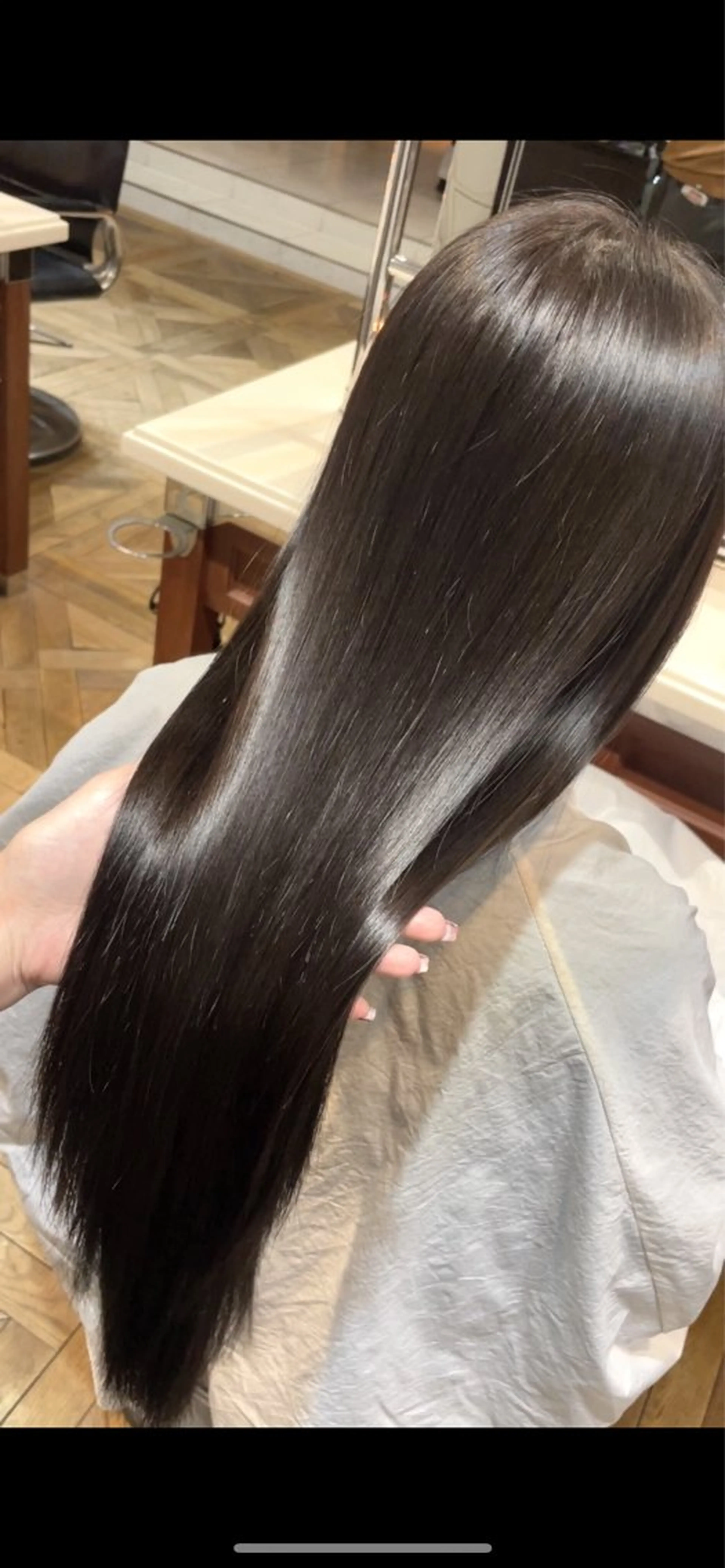 ロング カラー ベージュカラー ブリーチ グレージュ オリーブベージュ オリーブグレージュ カット ヘアカラー トリートメント BEBE所属・ブリーチなし 透明感カラーKANAのヘアスタイル