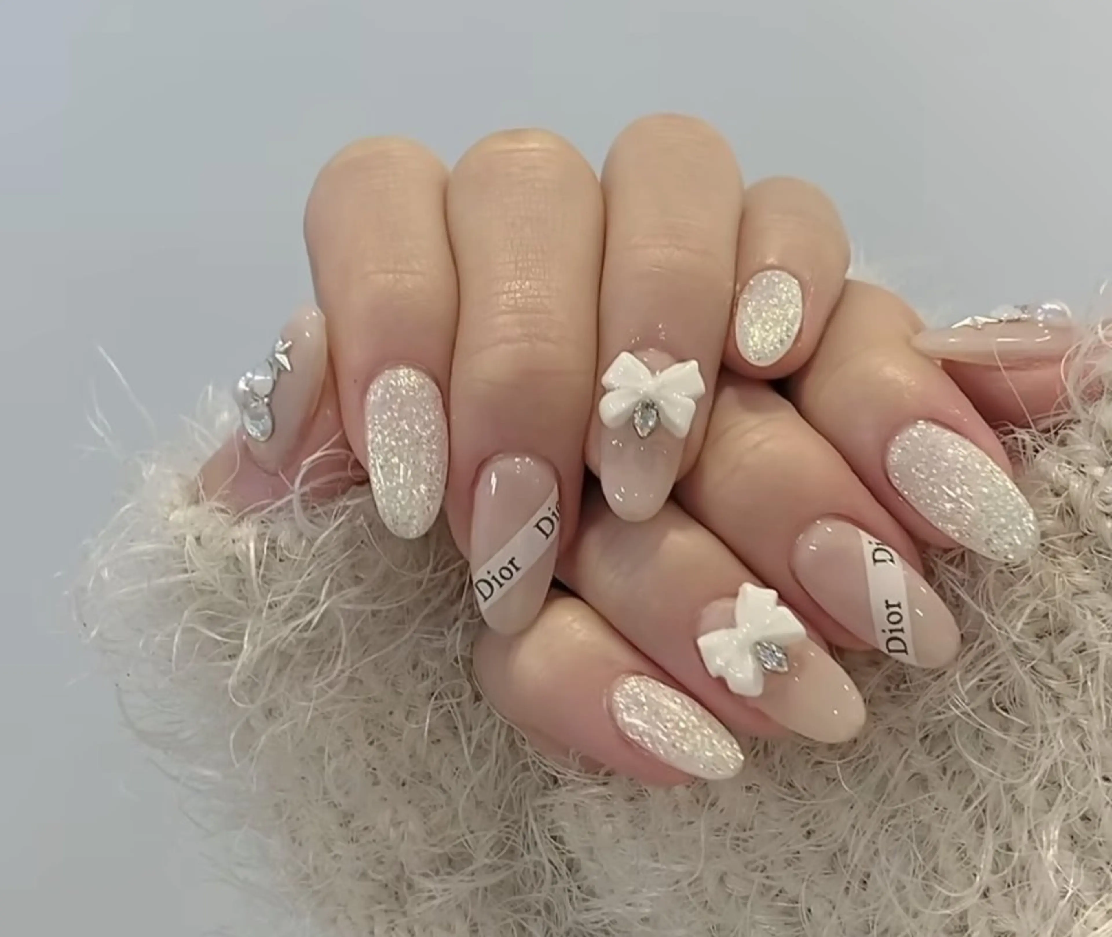 ネイル チークネイル フレンチネイル ジェルネイル ガラスフレンチ キラキラネイル ハンドネイル UM Nail Salonのネイルデザイン