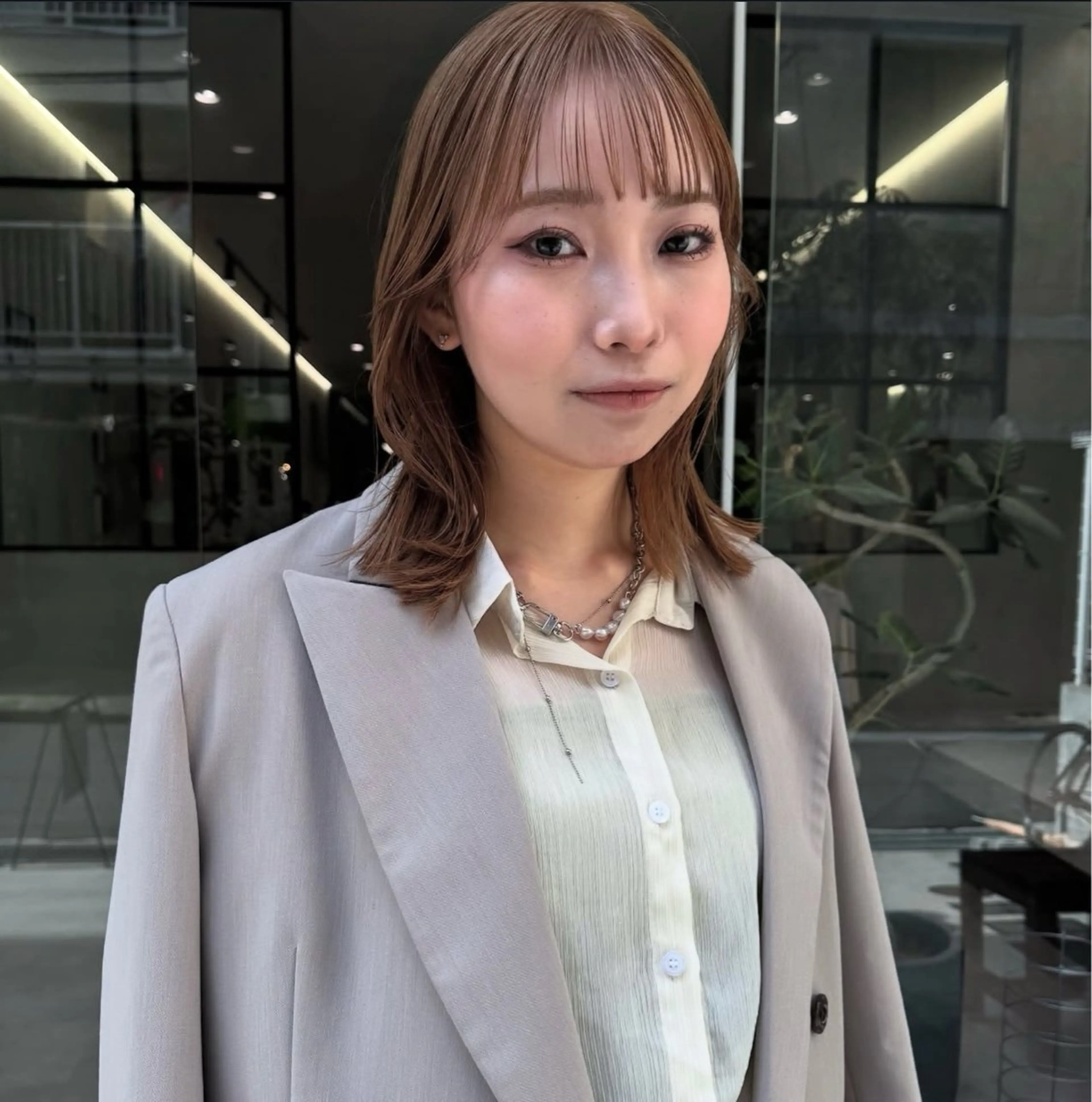 ミディアム カット ヘアカラー BECK所属・神戸レイヤーカット 顔周り／骨格診断のヘアスタイル