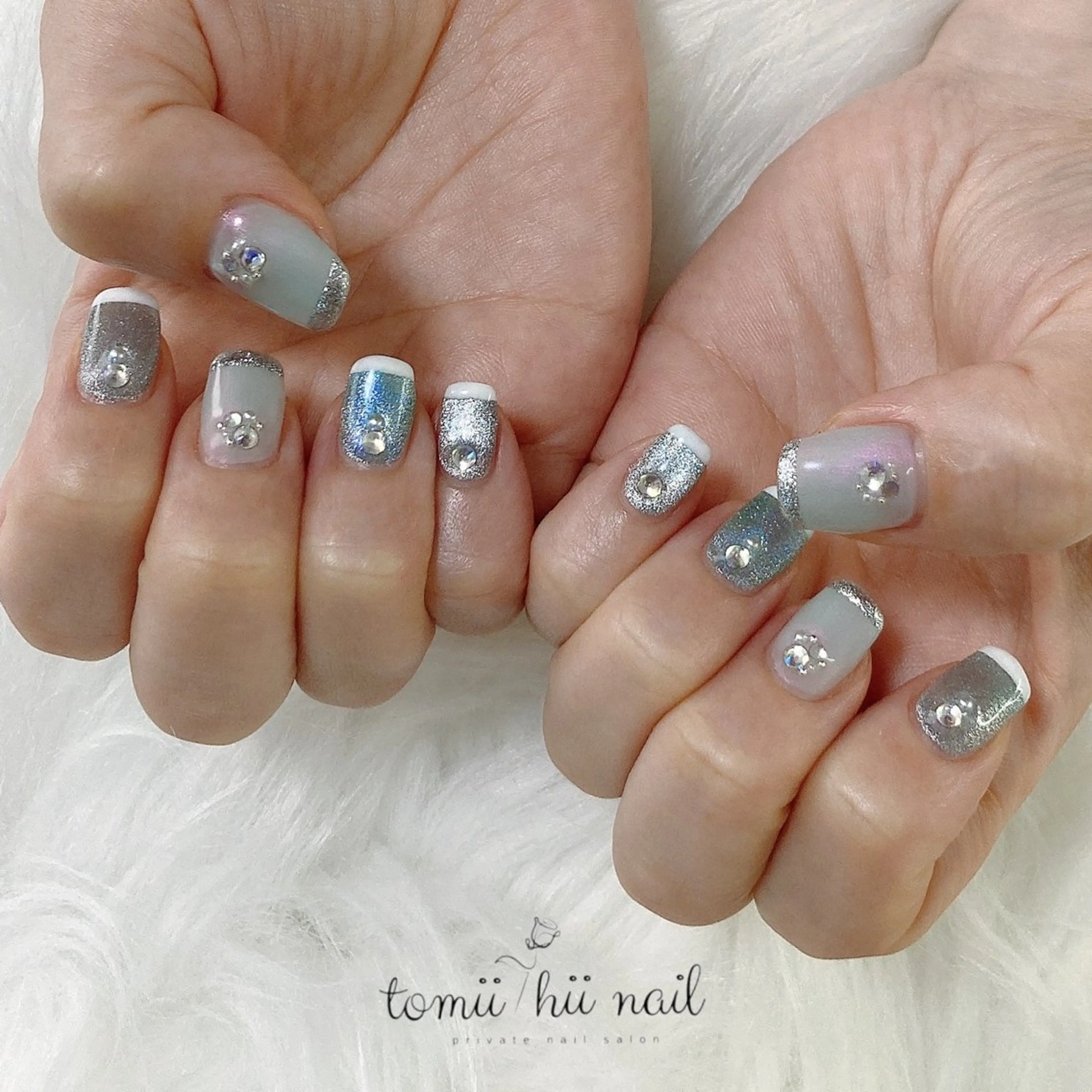 ネイル オーロラネイル フレンチネイル キラキラネイル マグネットネイル ストーンネイル ハンドネイル tomii-hii -nailのネイルデザイン