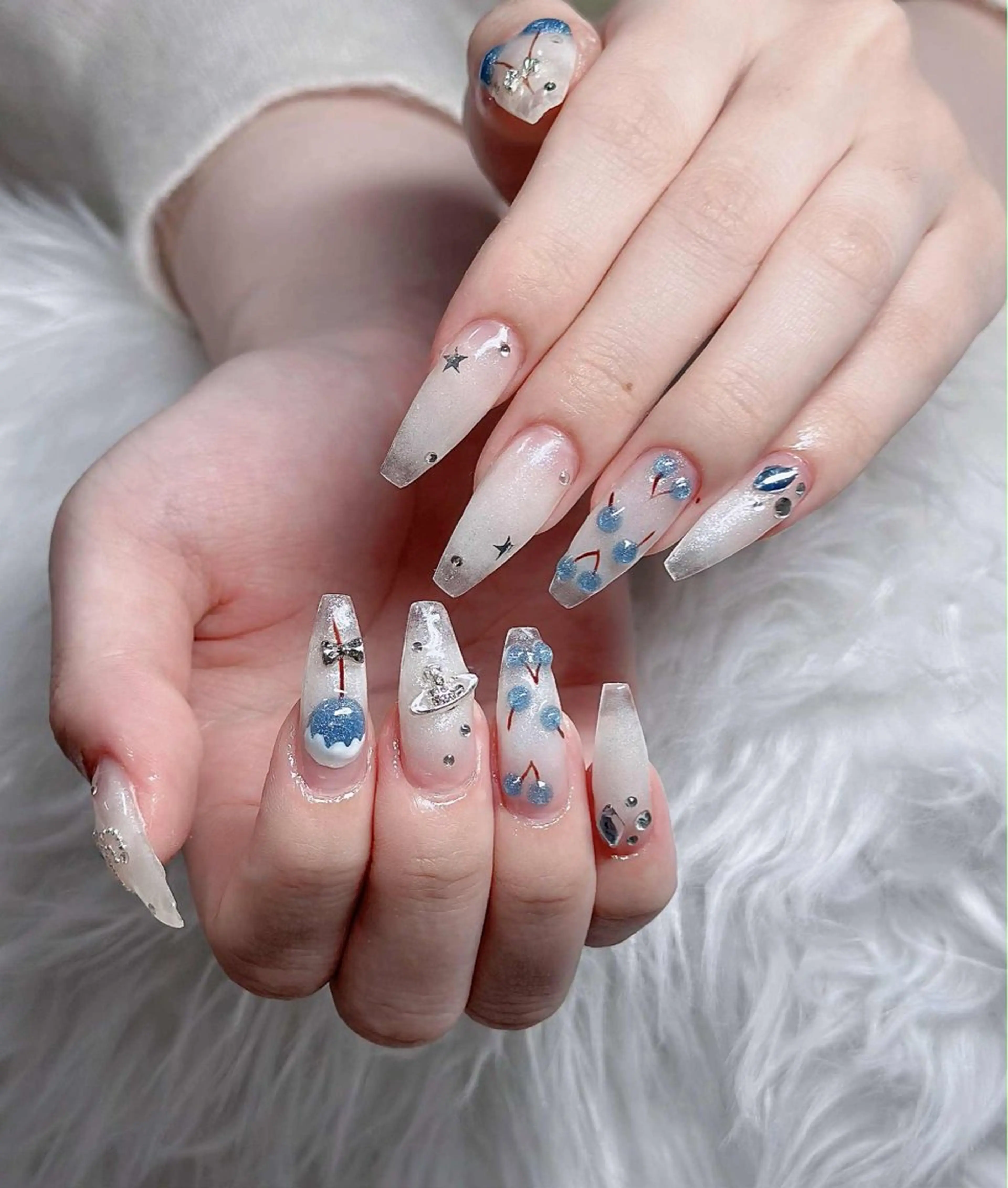 ネイル オーロラネイル フレンチネイル ジェルネイル ハロウィン キラキラネイル ハンドネイル H.baby Nail Salonのネイルデザイン