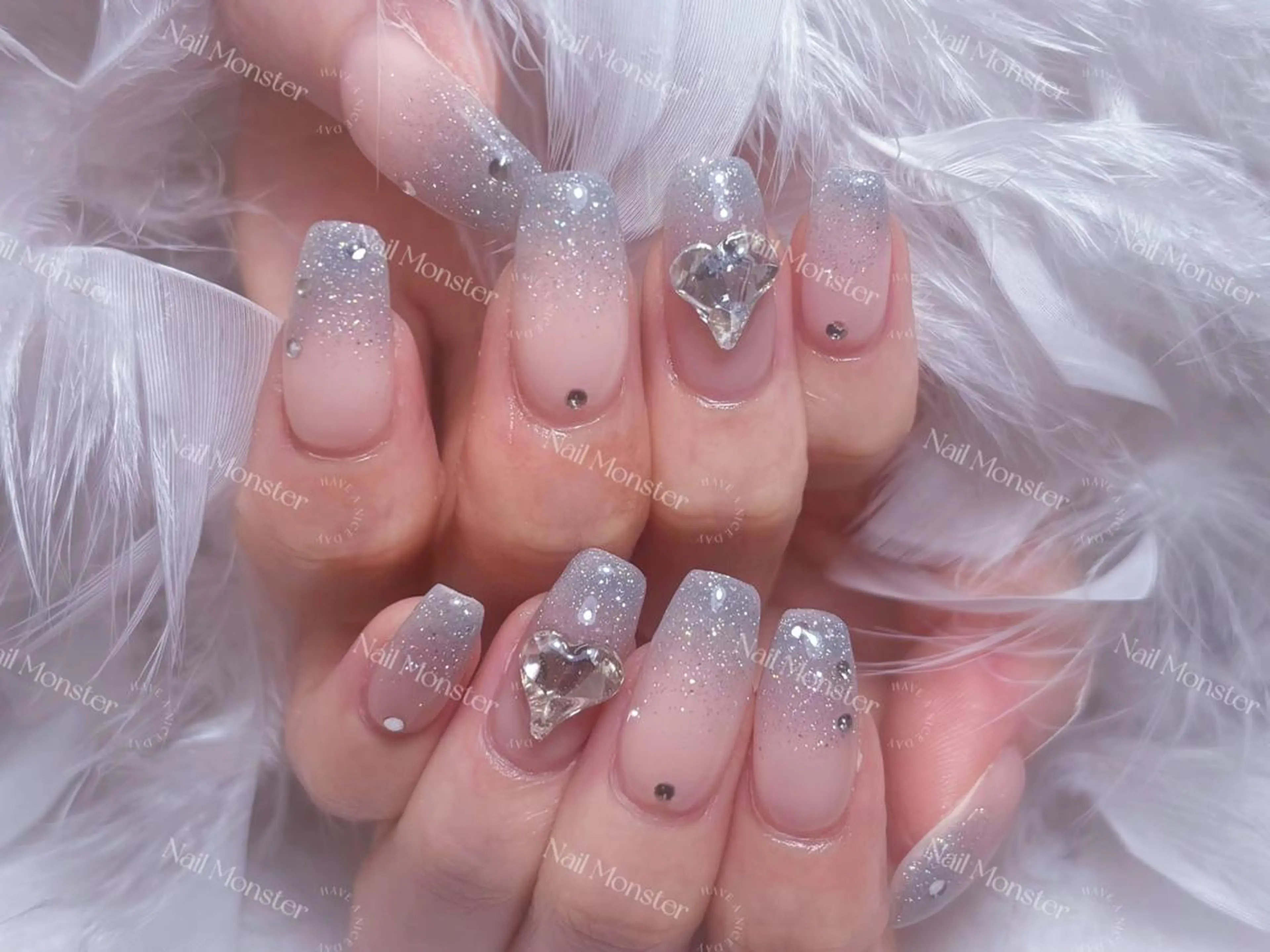 ネイル アートネイル オーロラネイル ガーリー キラキラネイル 韓国ネイル Nail Monsterのネイルデザイン