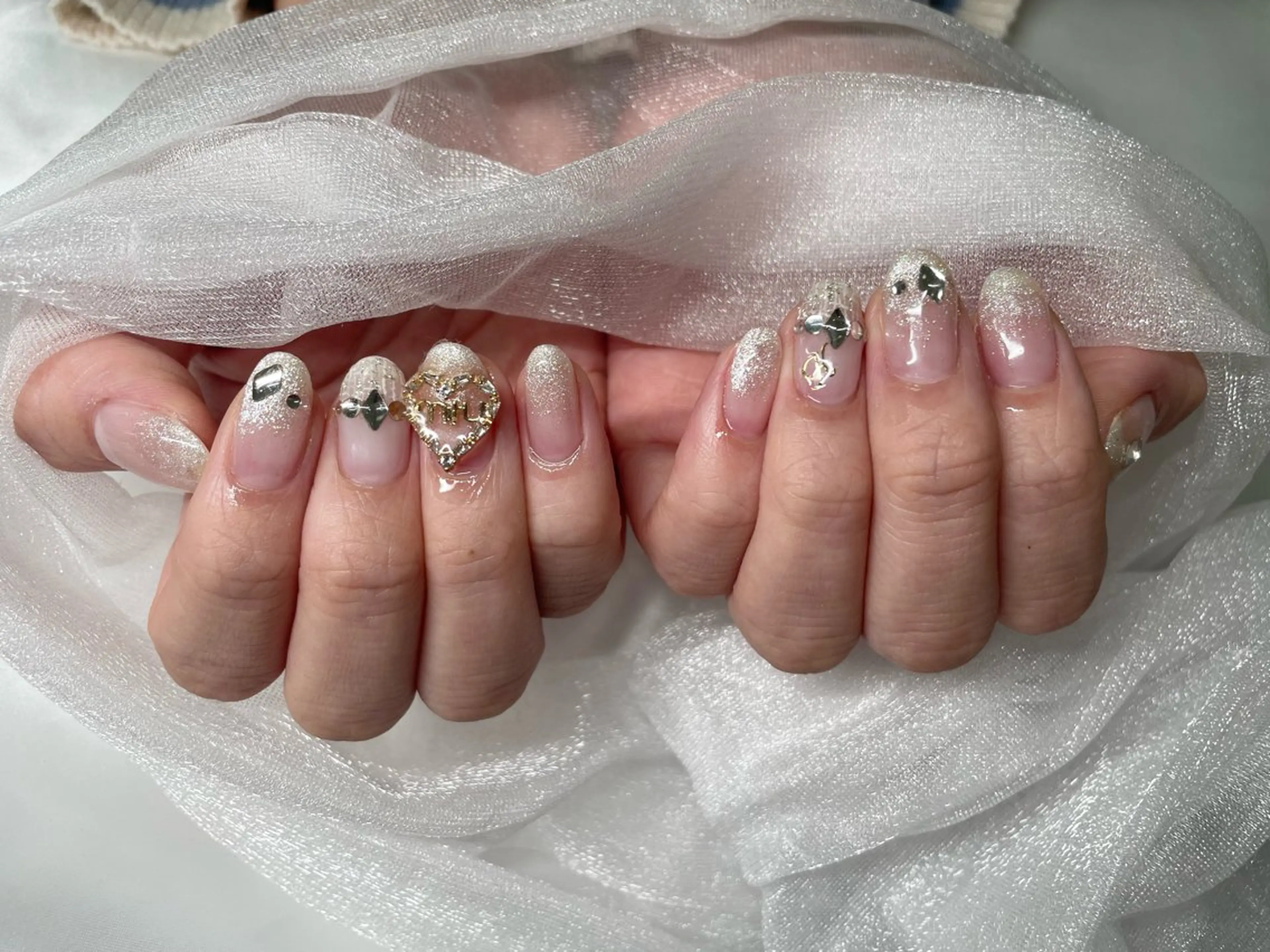 ネイル Roi〈ロワ〉 Minakoのネイルデザイン