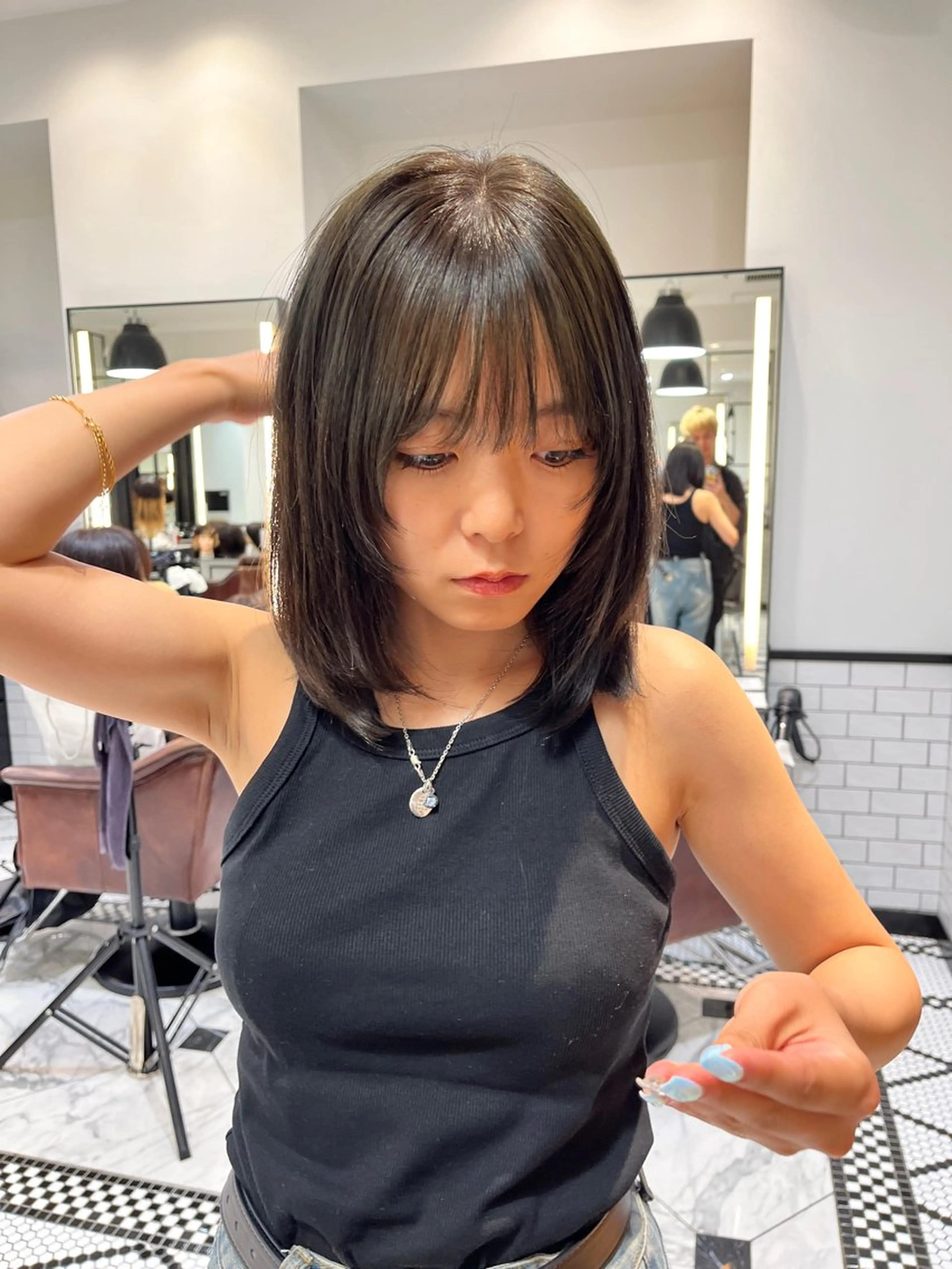 ミディアム レイヤーカット ミンクス銀座店所属・MINX 外山 海成/銀座のヘアスタイル