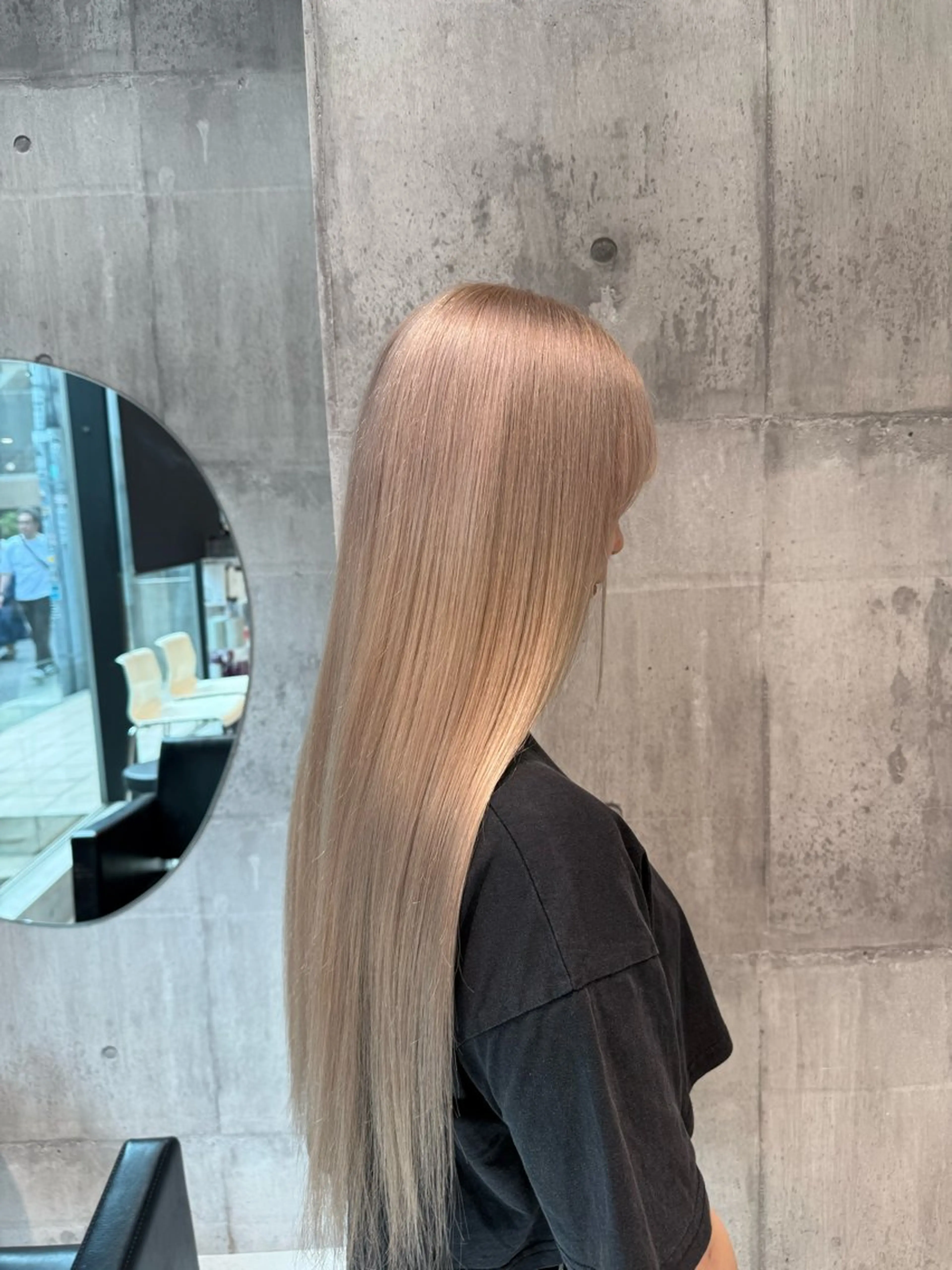 セミロング カラー ベージュカラー ブリーチ ブロンド ミルクティーベージュ ピンクカラー ヘアカラー ハイトーン特化/ ムラ修正/拓真のヘアスタイル
