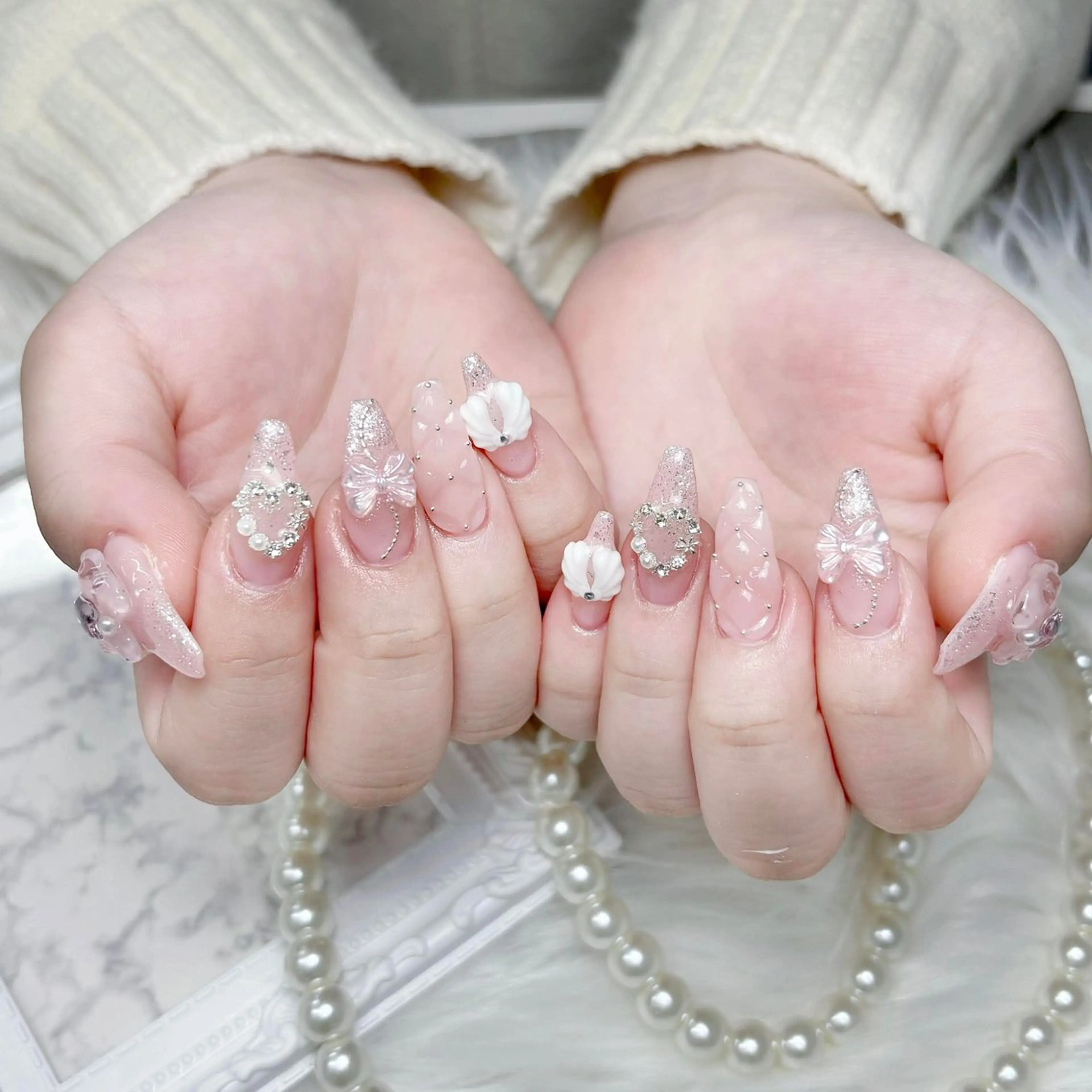 ネイル オーロラネイル ボルドー ブラウン ハート ラメ(グリッター) ハンドネイル Nova Nail Shinsaiのネイルデザイン