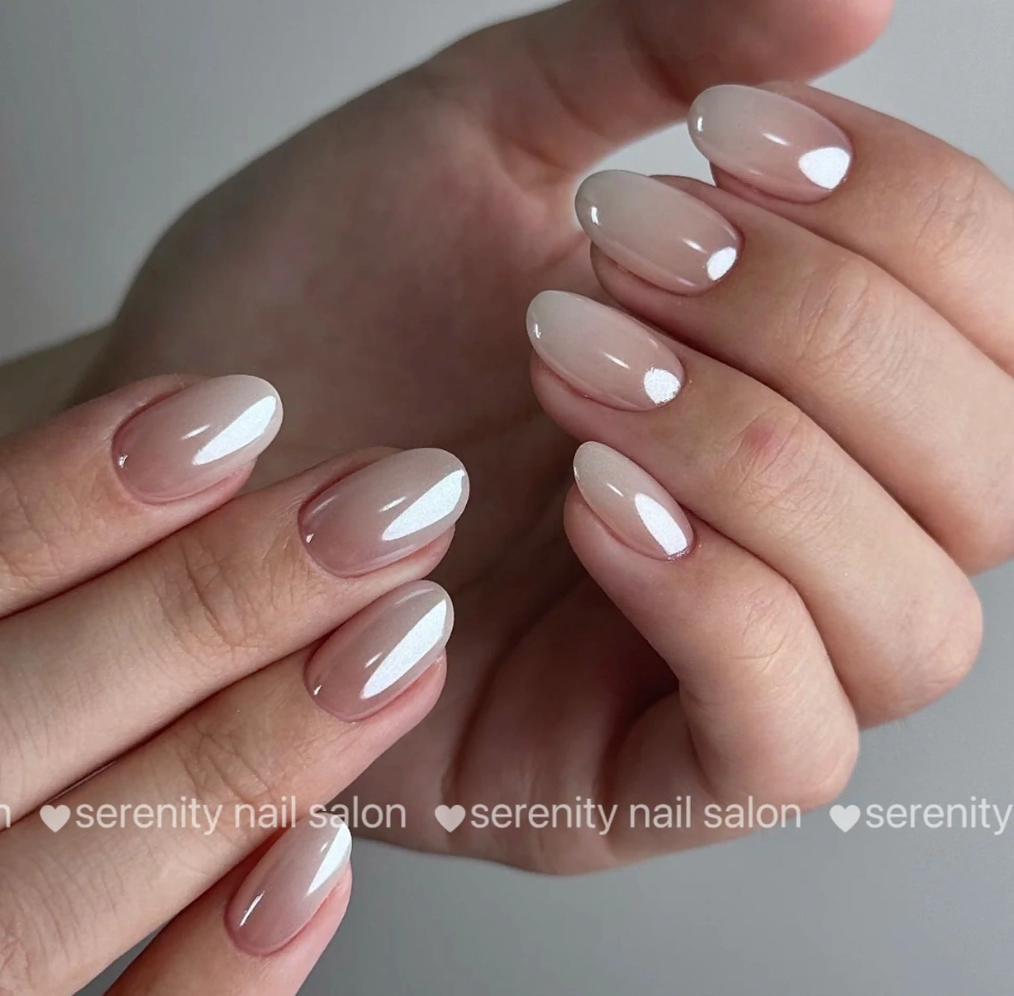 ネイル ミラーネイル ハンドネイル ハンドケア ✨Serenity ワンホンネイルのネイルデザイン
