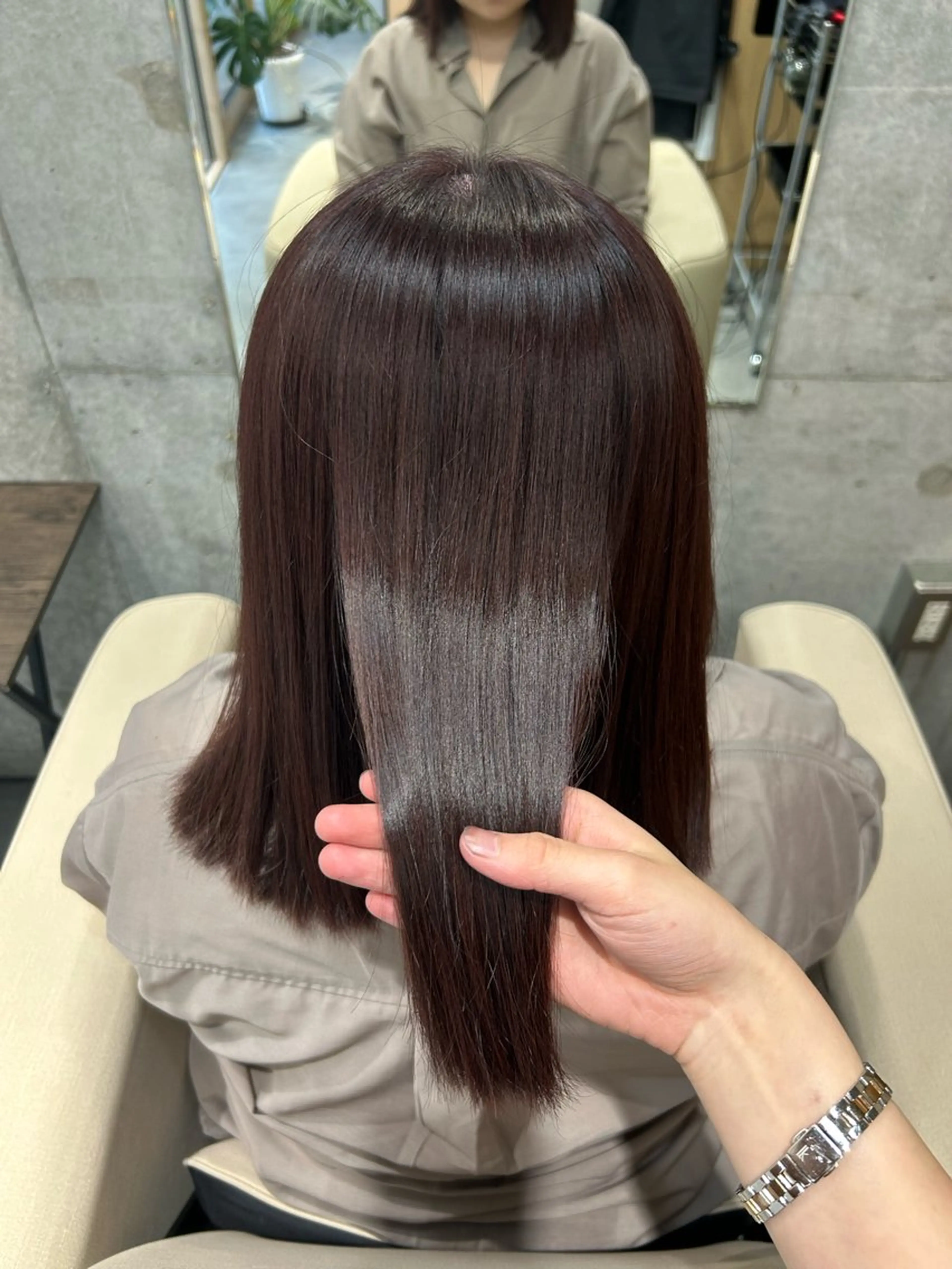 ミディアム ヘアカラー 🩵✨石井涼風💎 縮毛矯正✨🩵のヘアスタイル