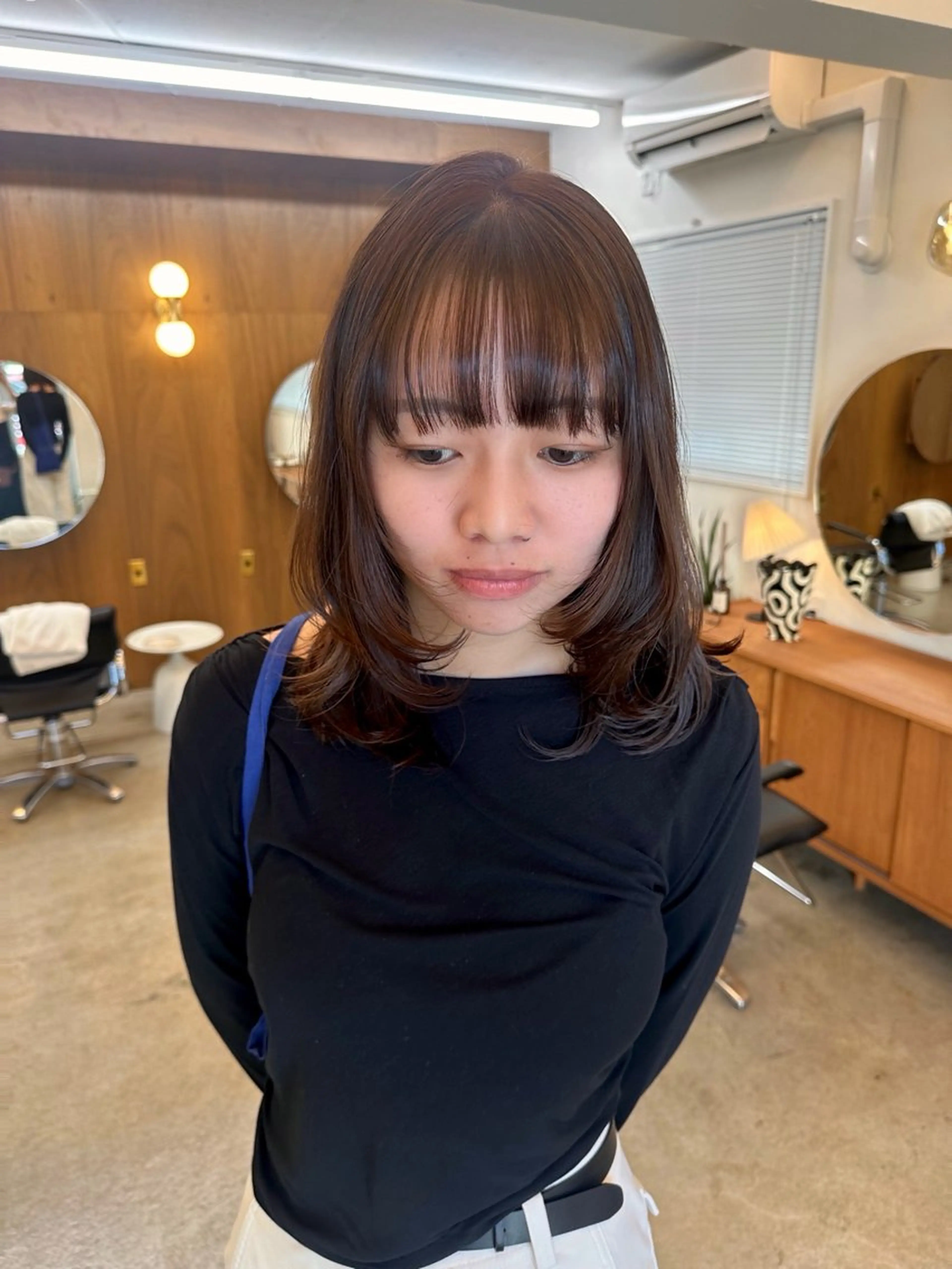 ミディアム カラー ミディアムレイヤー 透明感カラー レイヤーカット doos.所属・手嶋 さくらのヘアスタイル