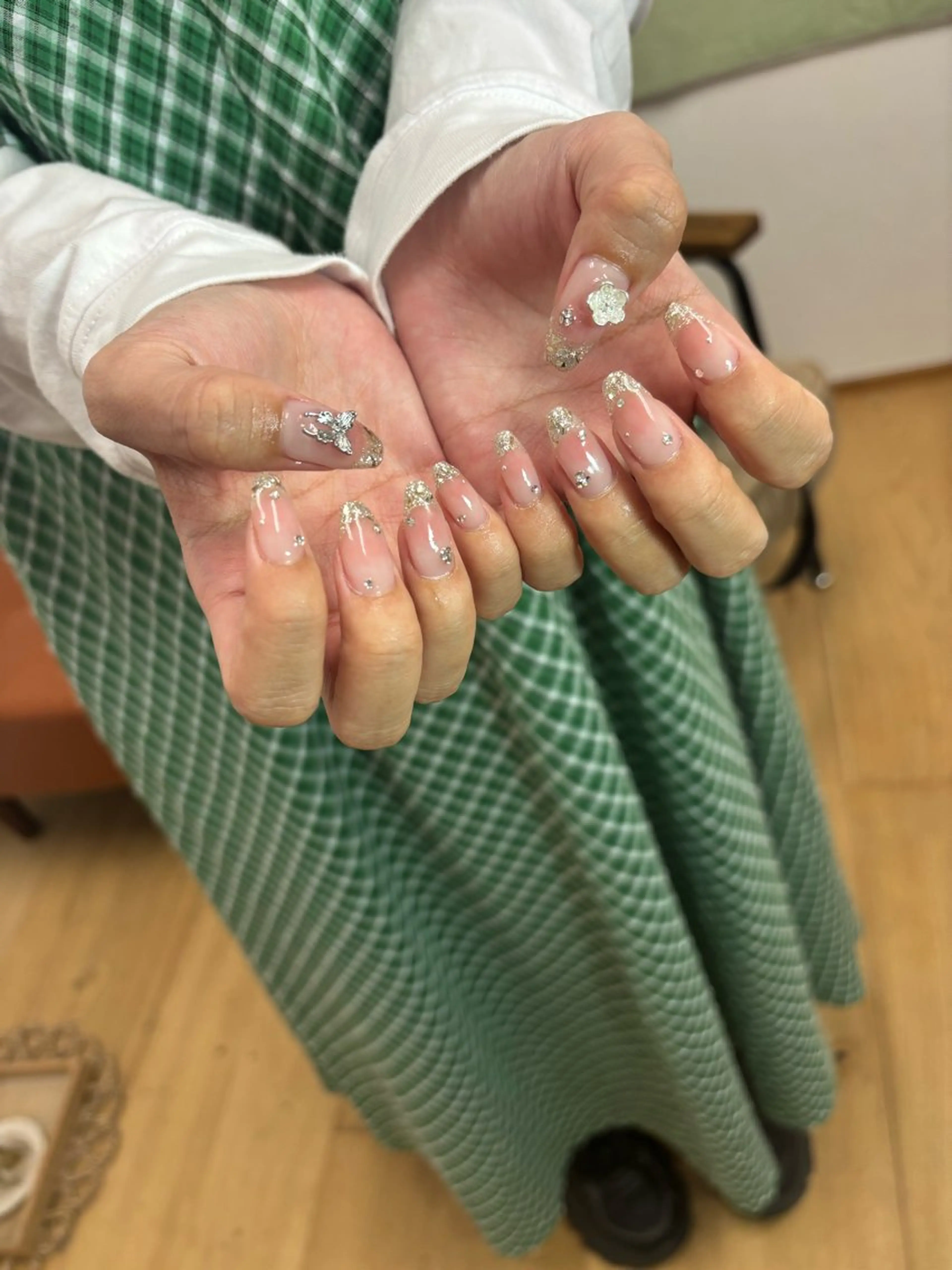 ネイル nailsalon　hue所属・小山 羽奈のネイルデザイン
