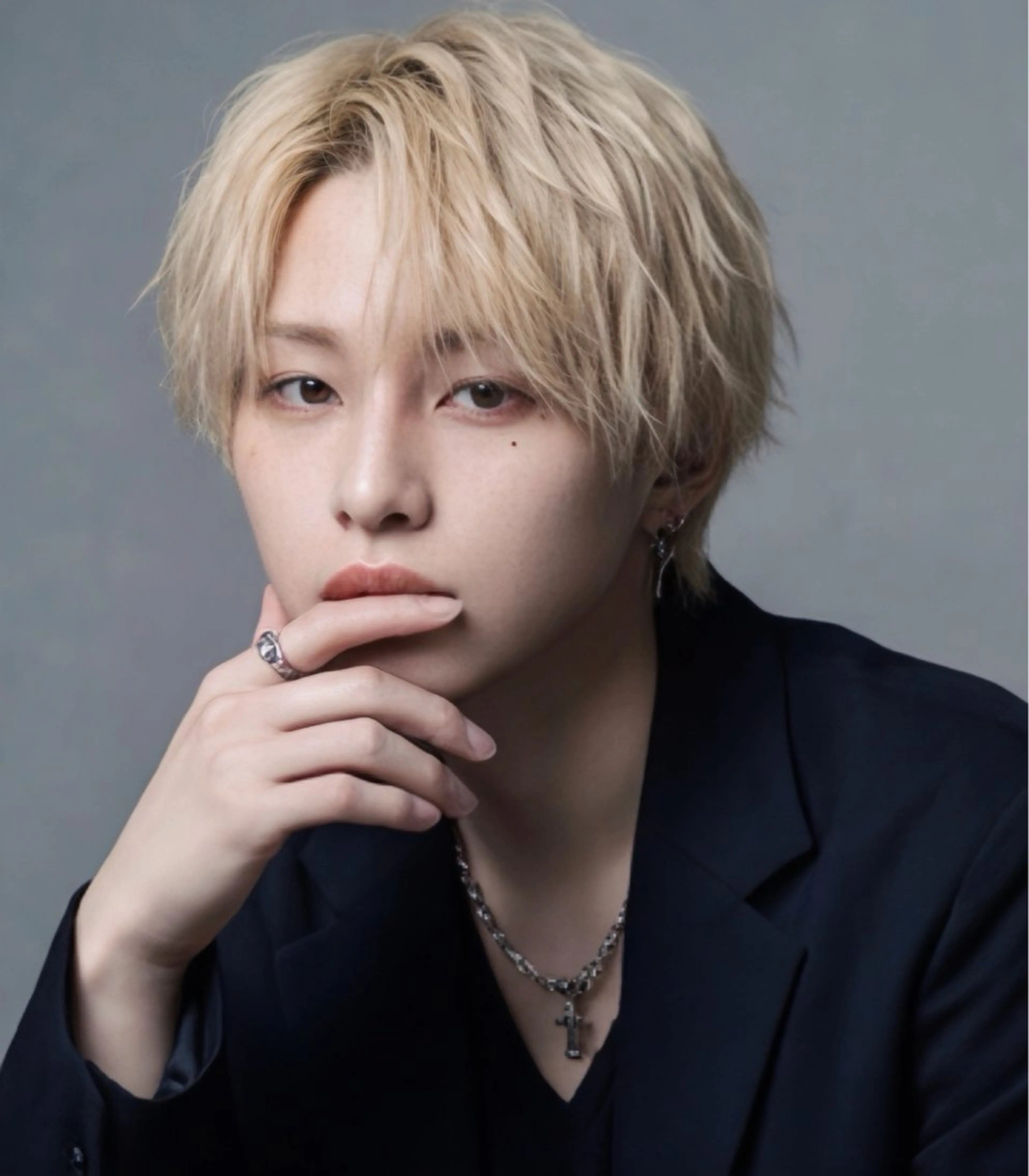 ショート メンズ センターパート ダウンパーマ メンズインナーカラー カルマパーマ メンズ韓国風 カット ヘアカラー 【F.O.F】大野航 似合わせカットのヘアスタイル