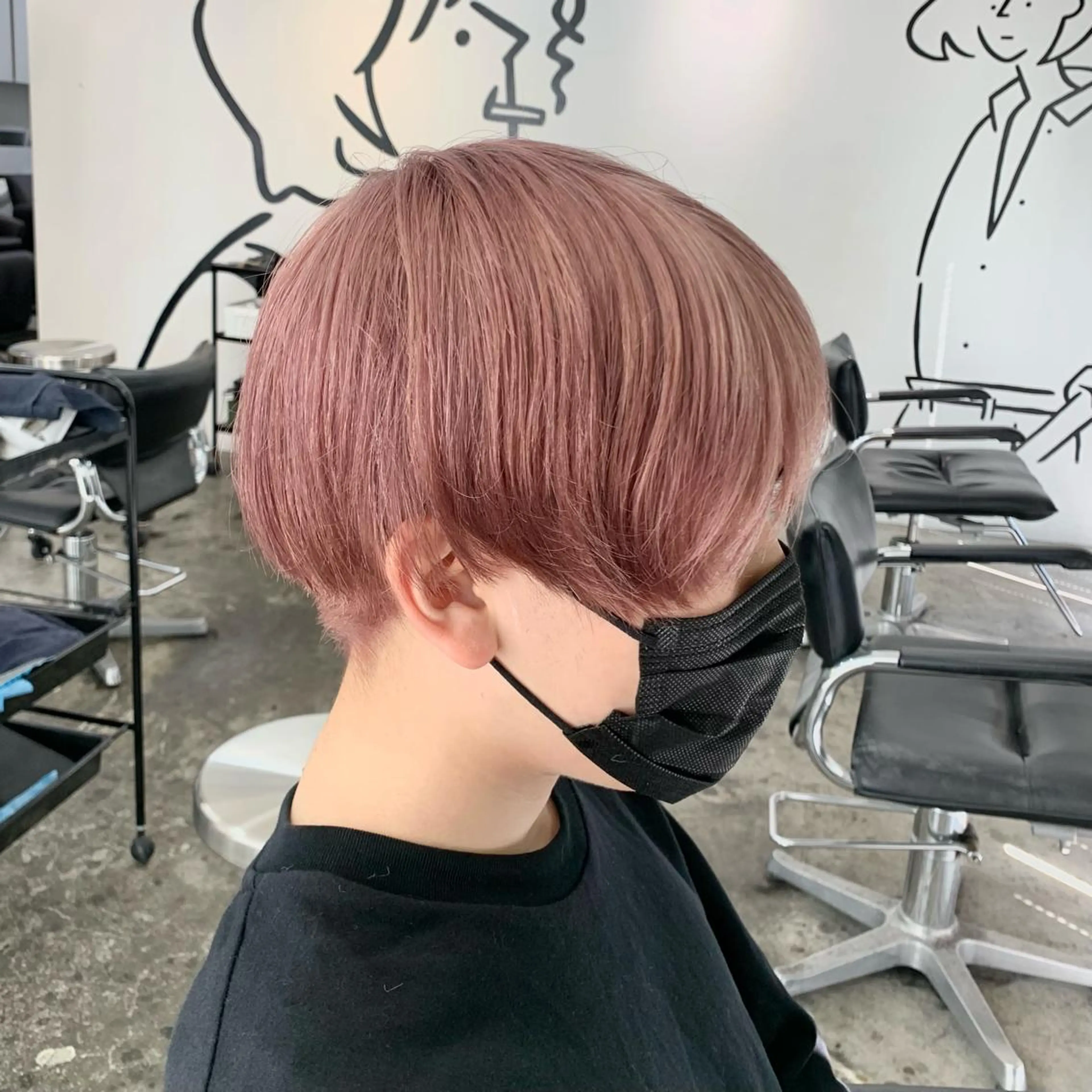 ショート カラー メンズ ピンクカラー ホワイトピンク カット ヘアカラー メンズ特化美容師/ 藤戸 椋のヘアスタイル