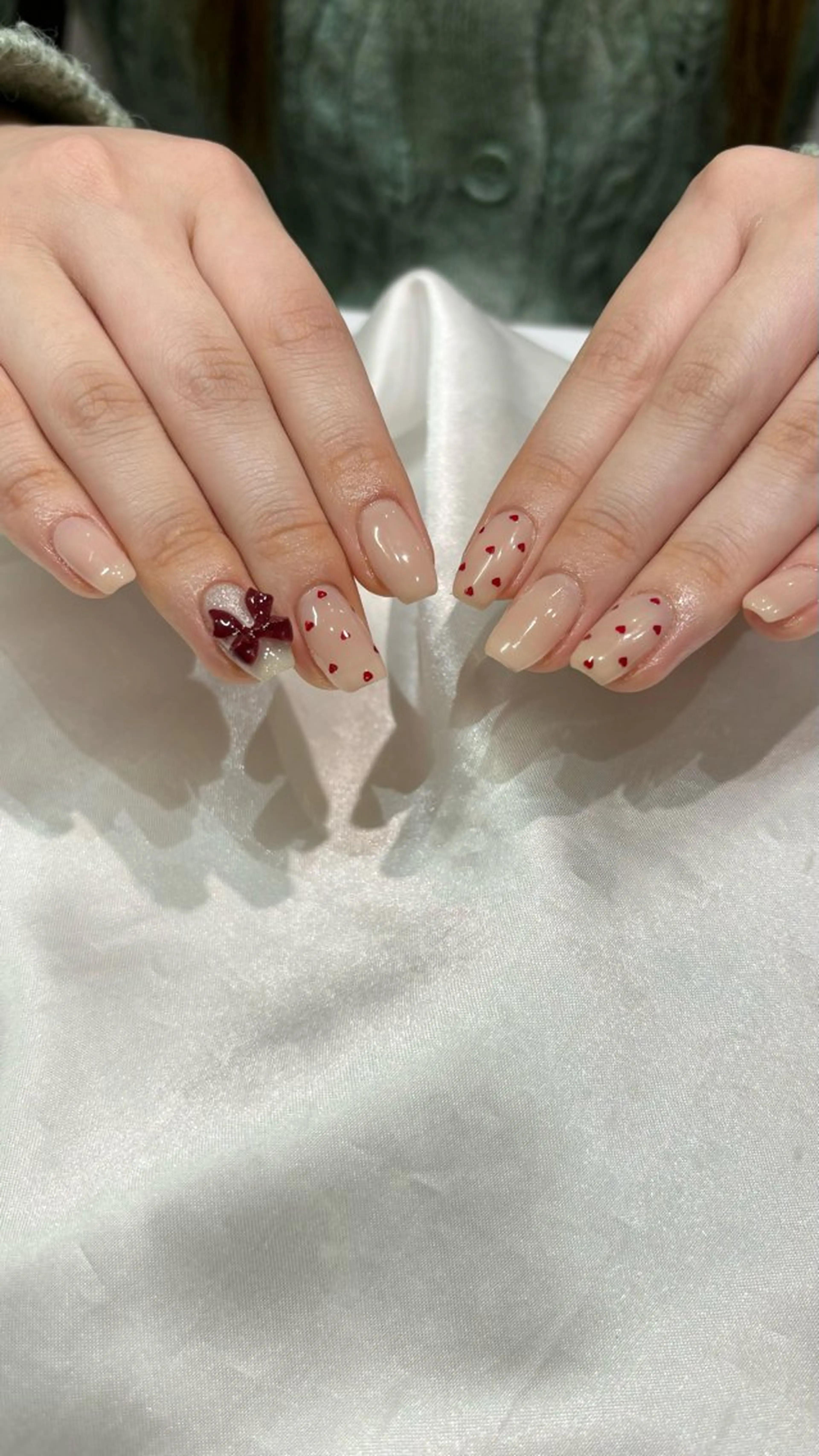 ネイル バレンタイン ハンドネイル GO TODAY SHAiRE SALON 表参道colore店所属・emmi nailのネイルデザイン