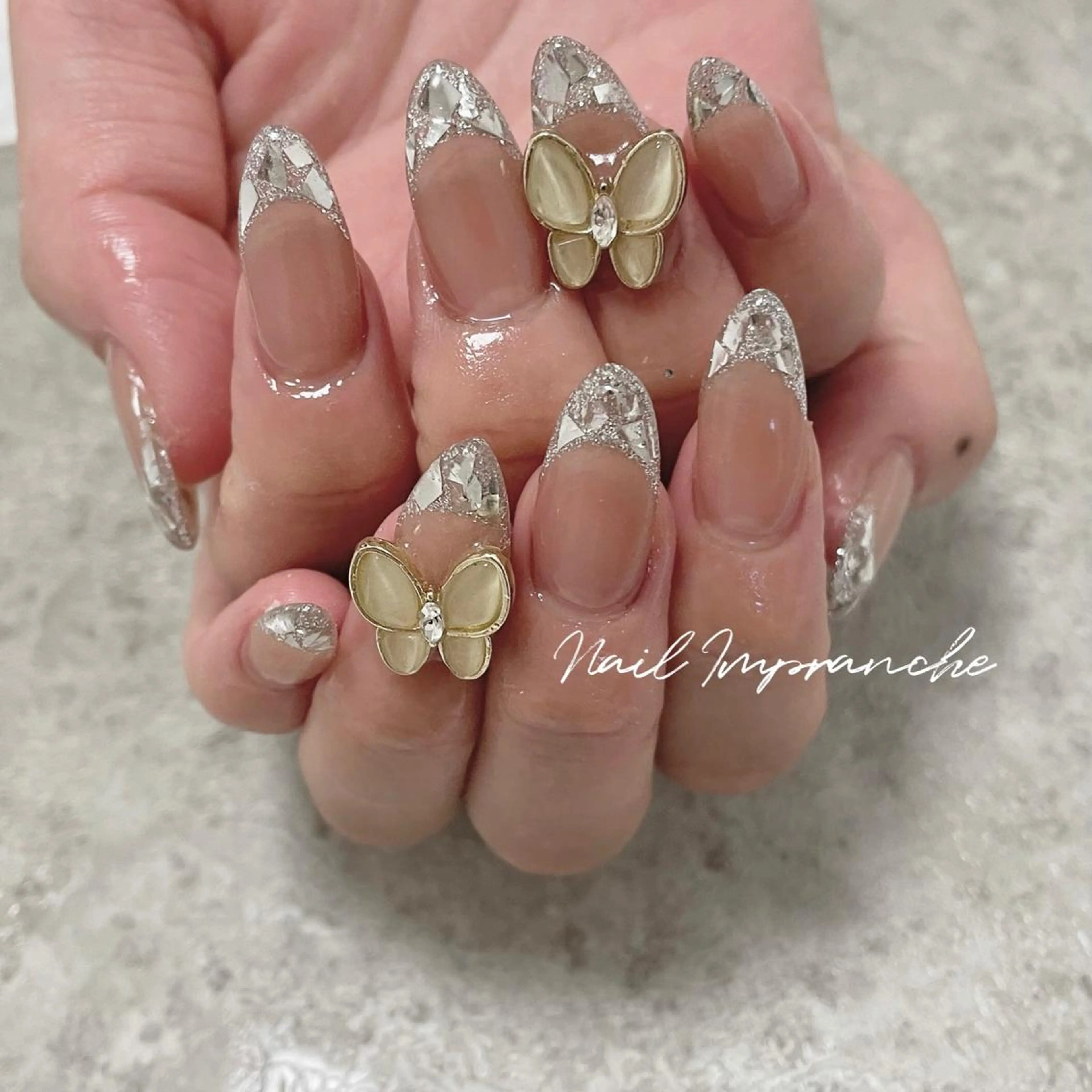 ロング カラー ヘアアレンジ ネイル マツエク・マツパ フレンチネイル ガラスフレンチ ハンドネイル 松井 亜由美のネイルデザイン