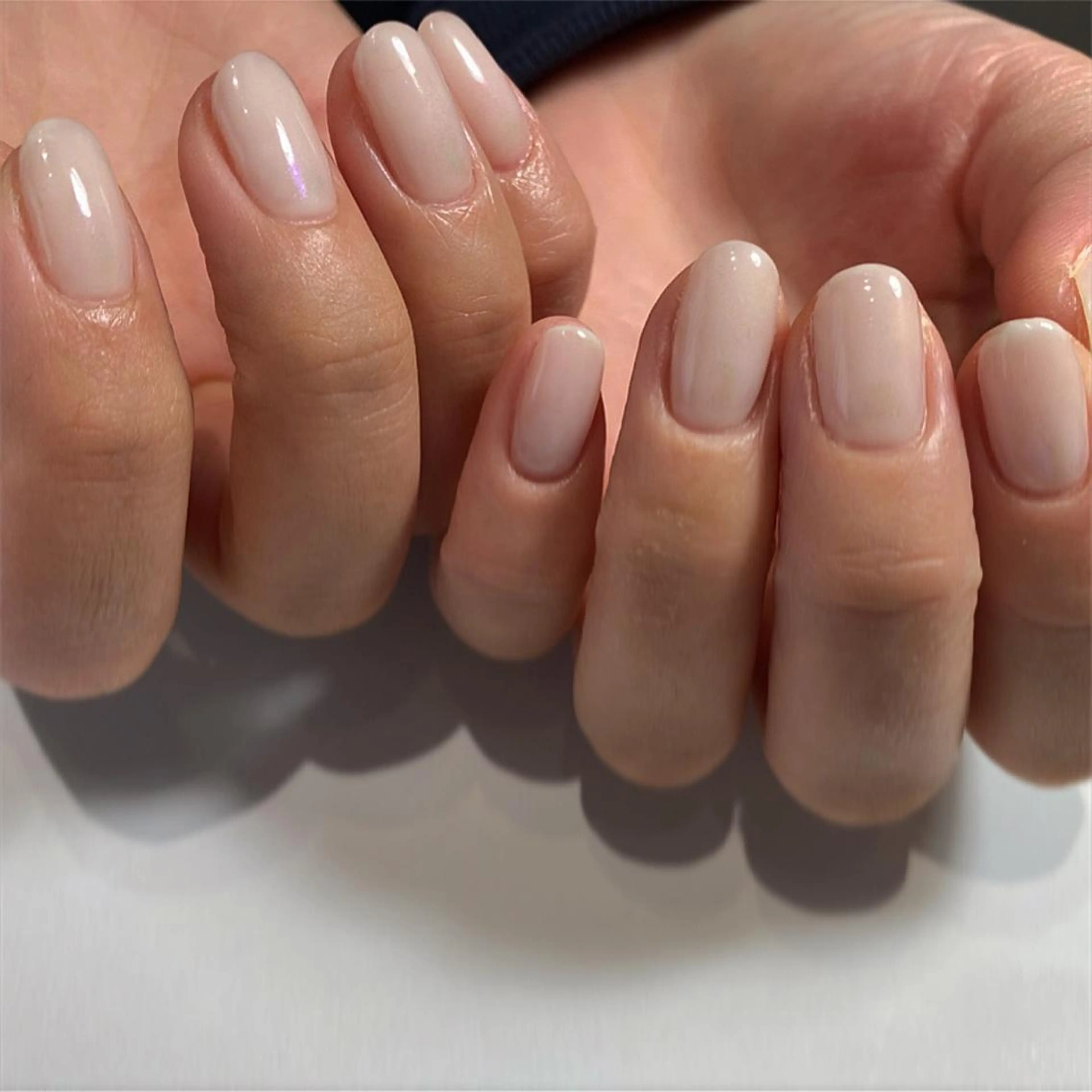 ネイル アートネイル オーロラネイル ブラウン フレンチネイル ジェルネイル O. ERIKAのネイルデザイン