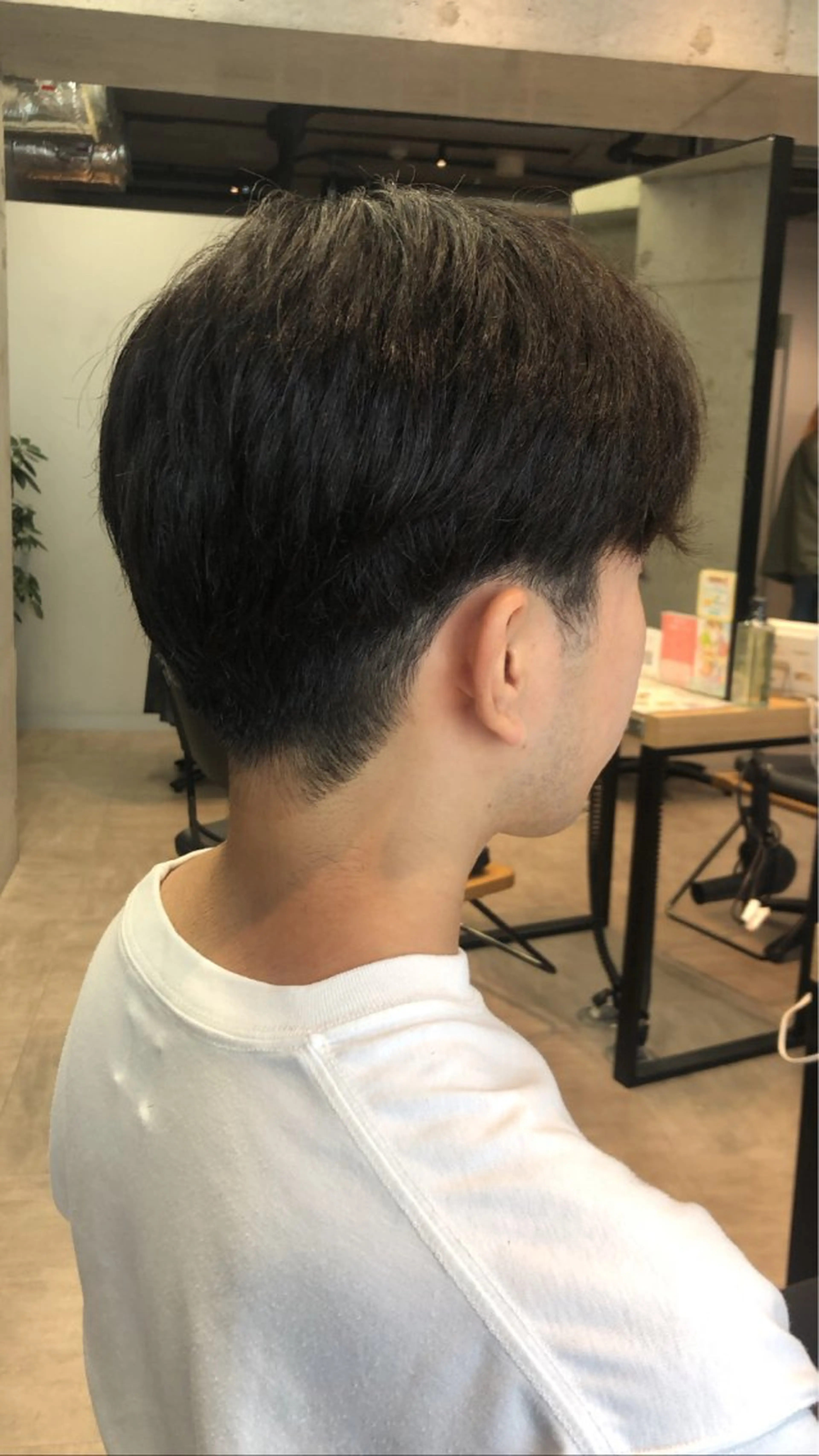 ショート メンズ ツーブロック 🎀縮毛矯正.暗髪 .艶髪🩶ちひろのヘアスタイル