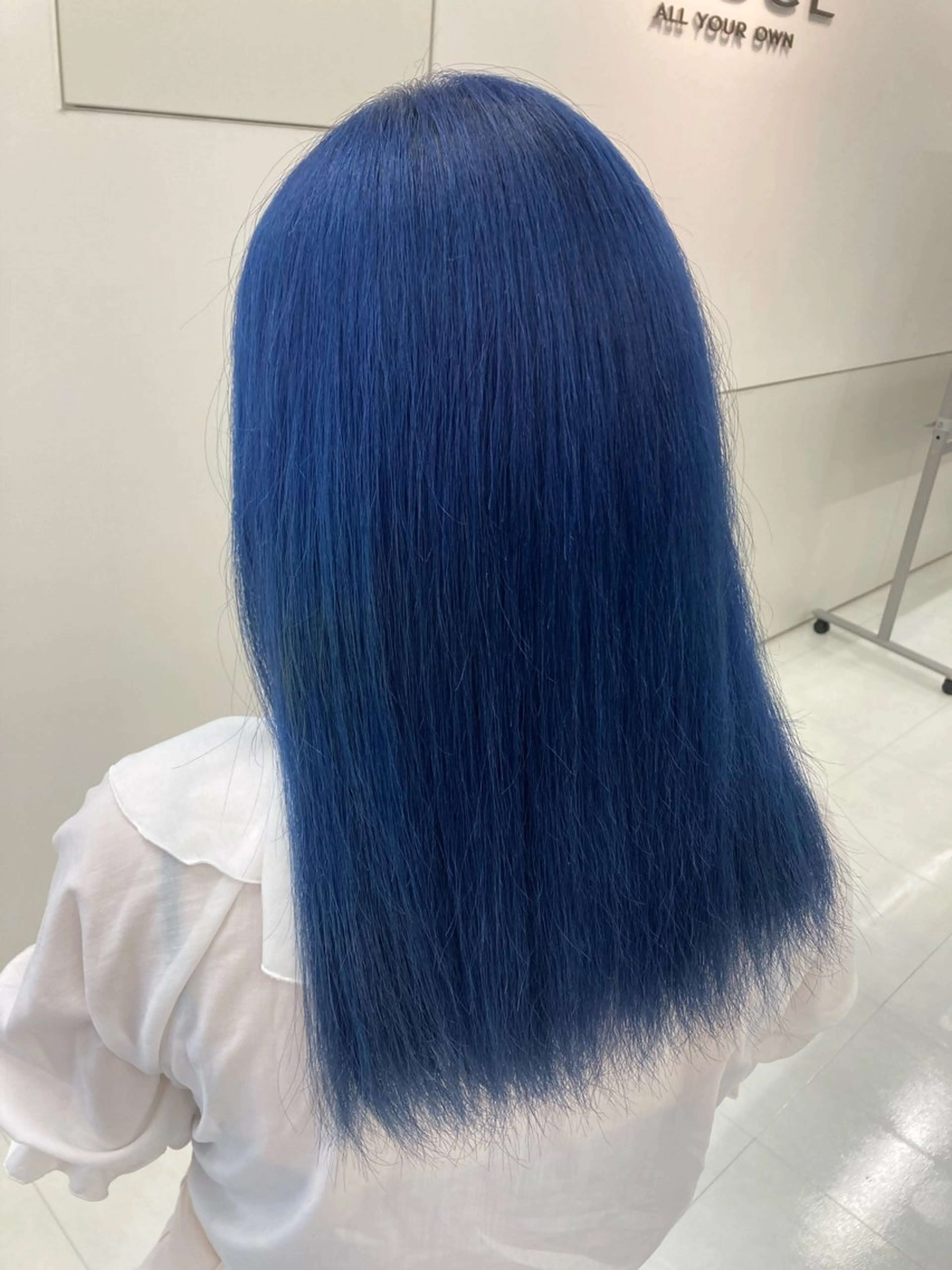 ロング カラー ブリーチ ブルーカラー ネイビーカラー オレンジ Chere by    avance azuri所属・✨髪質改善✨ 山口 翼のヘアスタイル