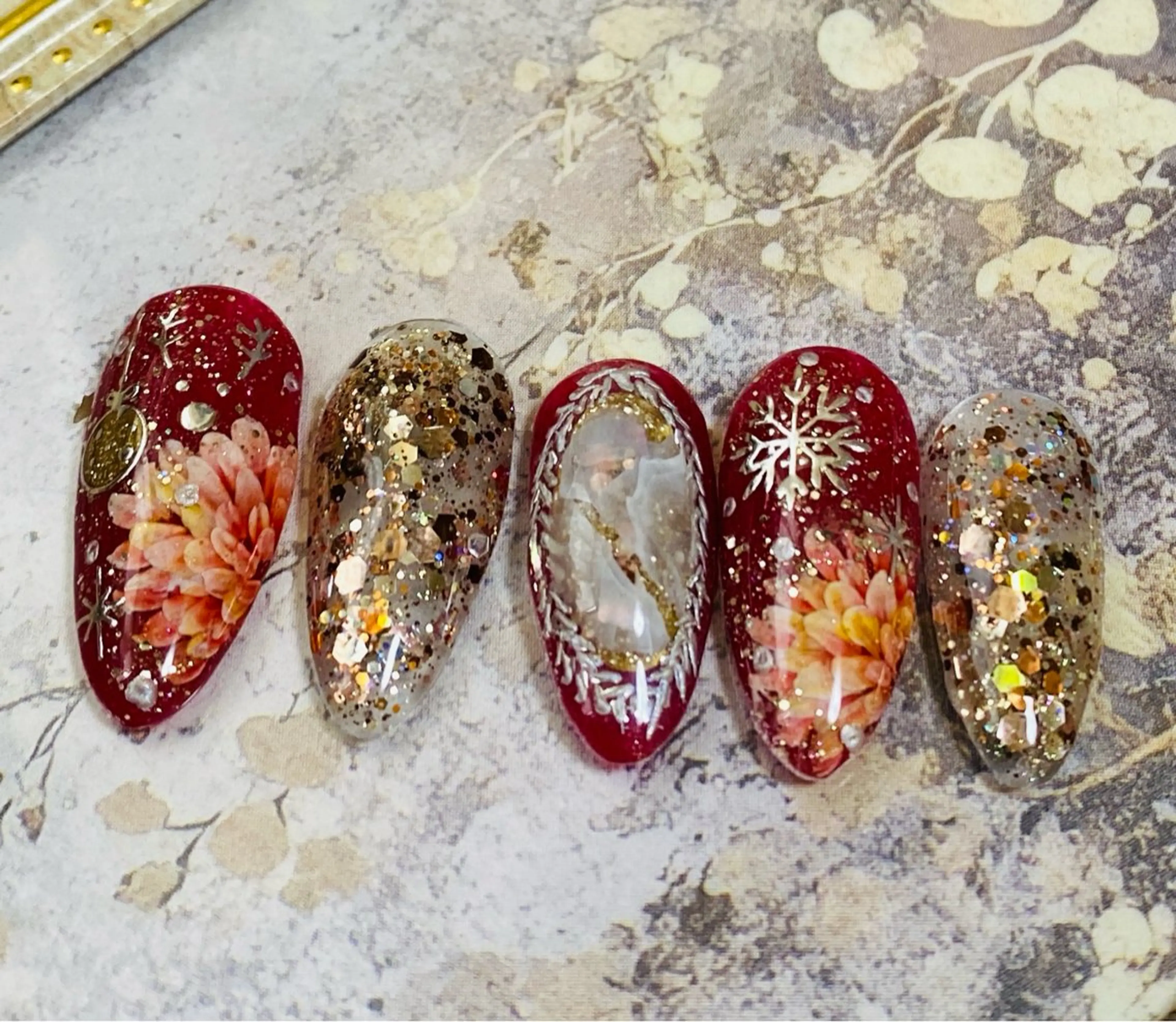 Xmasネイル ダリア【オフ込み】N145の写真