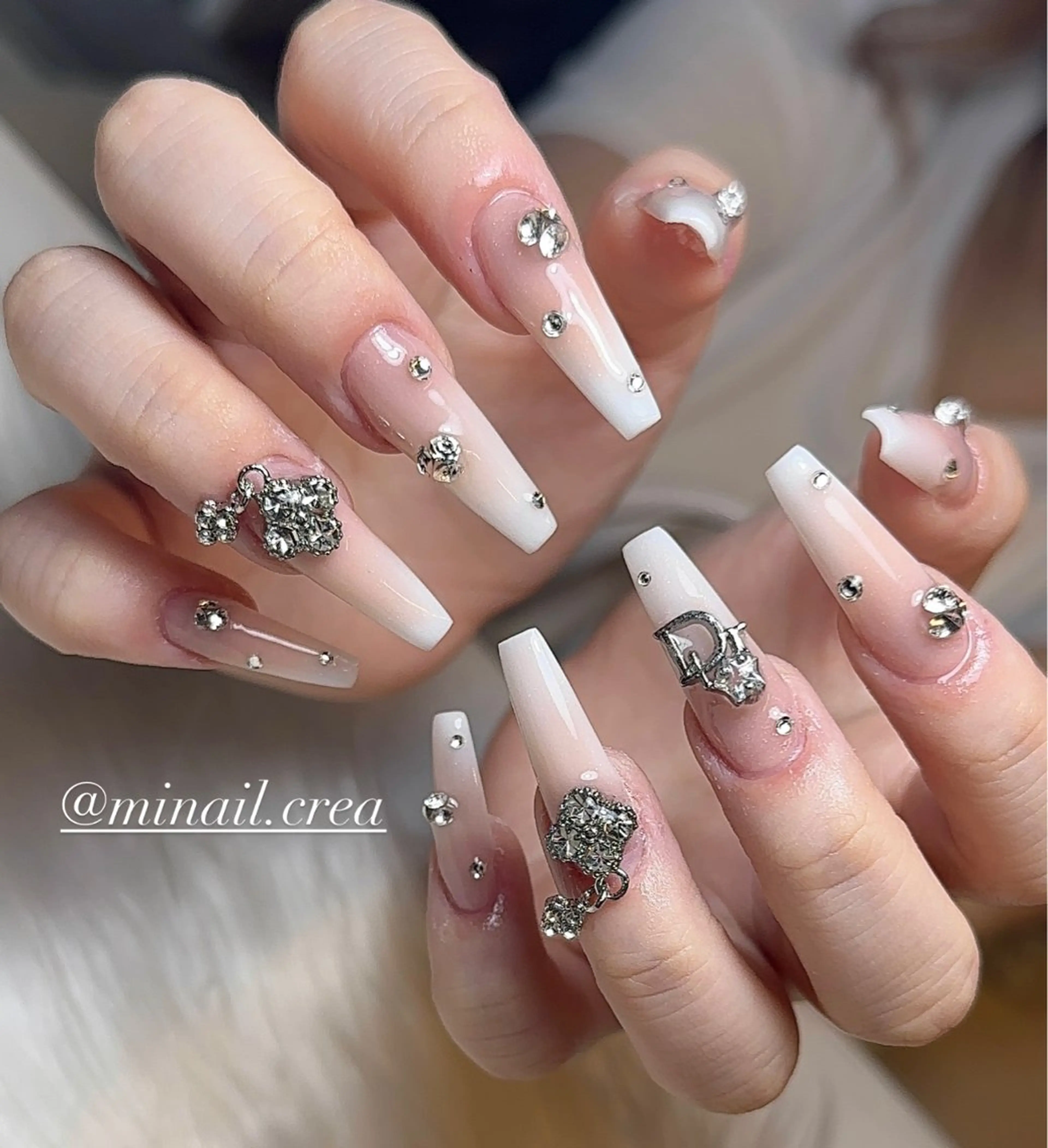 ネイル キラキラネイル ロングネイル スカルプネイル ハンドネイル CRéA　-private nailsalon-所属・CReA nailのネイルデザイン