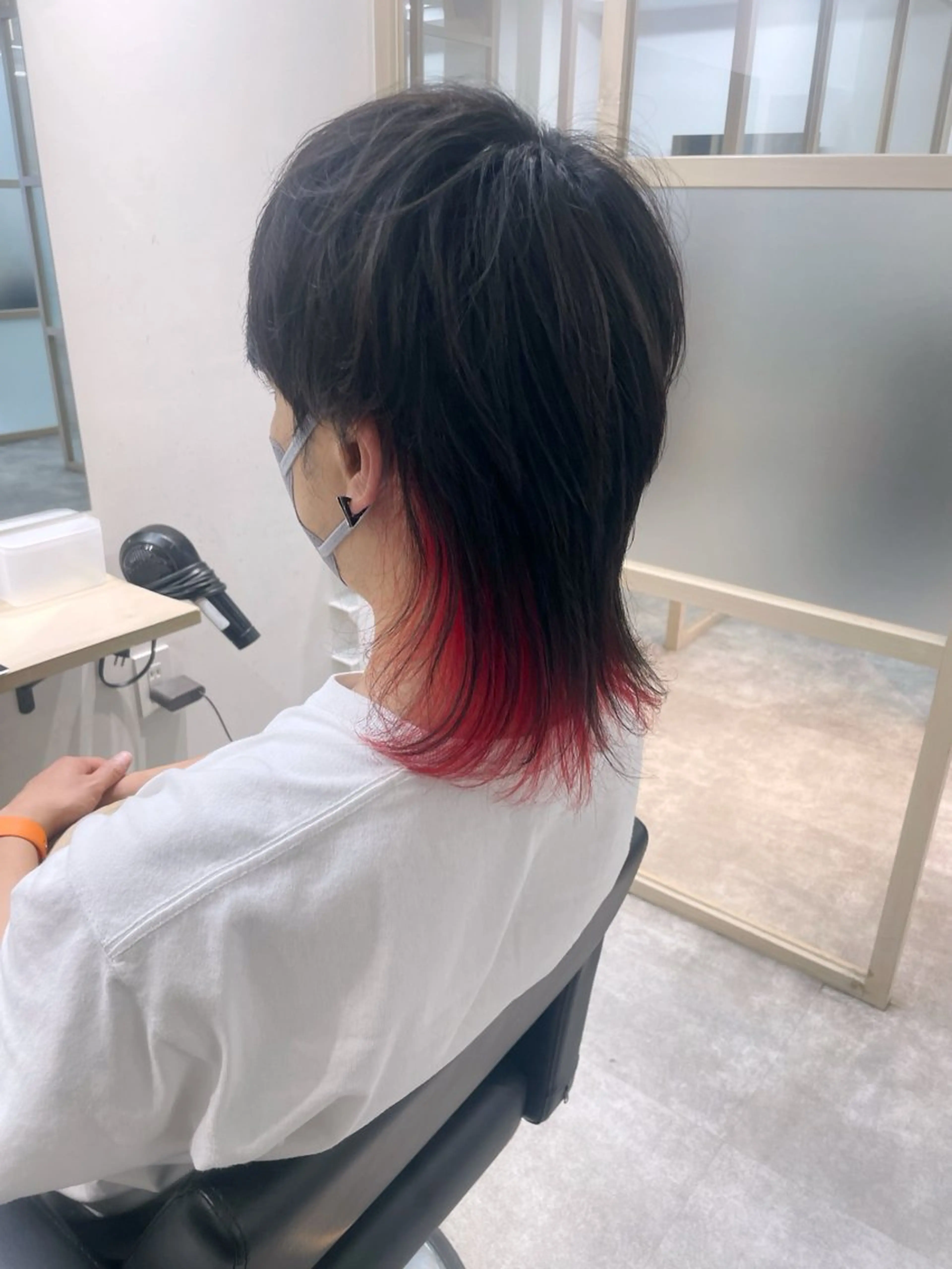 ミディアム カラー メンズ メンズブリーチ メンズインナーカラー メンズウルフカット ブリーチ インナーカラー ヘアカラー トリートメント EMANON新宿南口所属・🦄中性ウルフ ☁️Shiori🦄のヘアスタイル