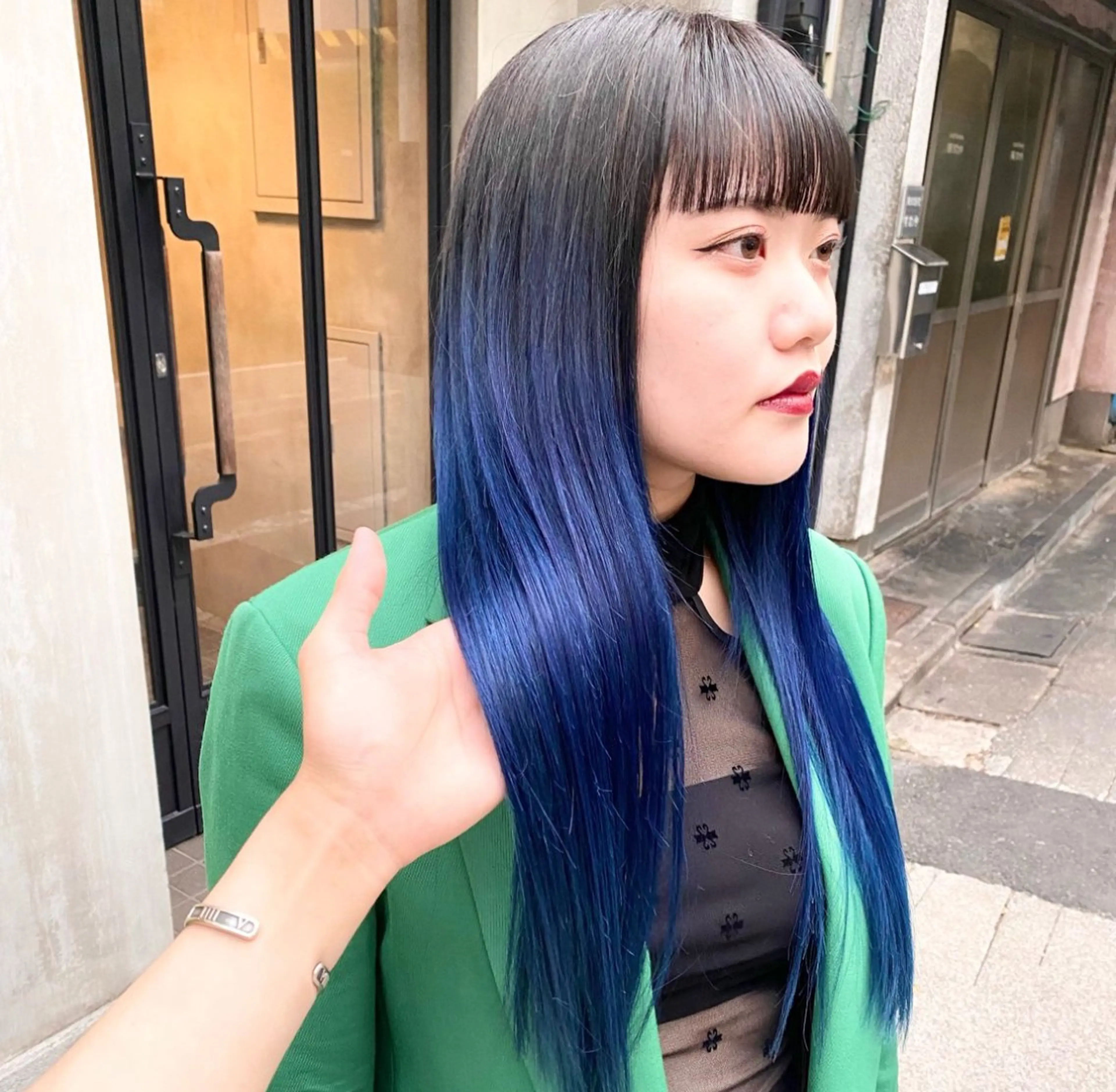 ロング カラー ブルーカラー ダークグレー カット ヘアカラー トリートメント ✨髪質改善職人✨ デザインカラー/若林のヘアスタイル