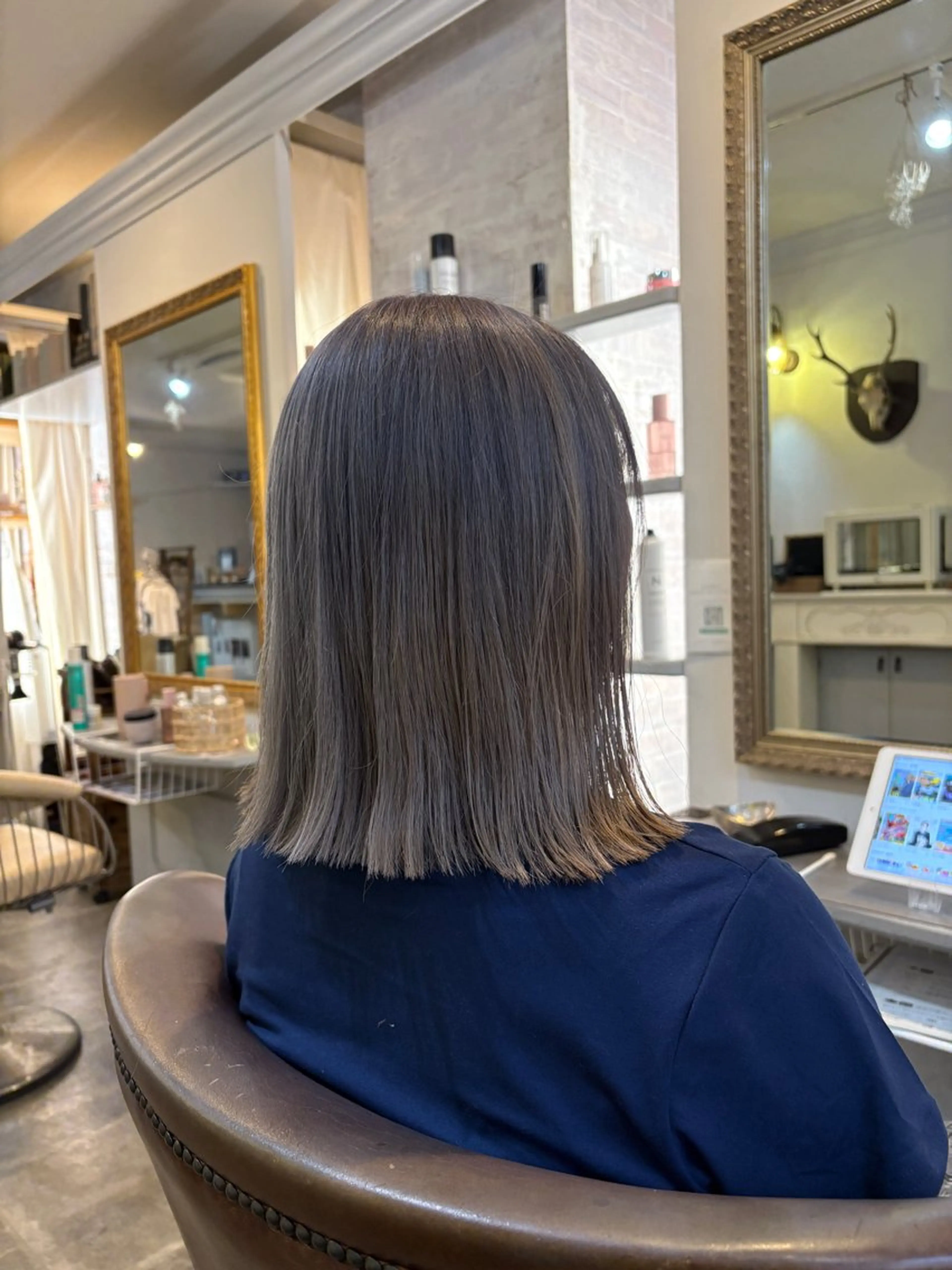 ミディアム カット ヘアカラー トリートメント Un  Seul所属・福嶋 愛のヘアスタイル