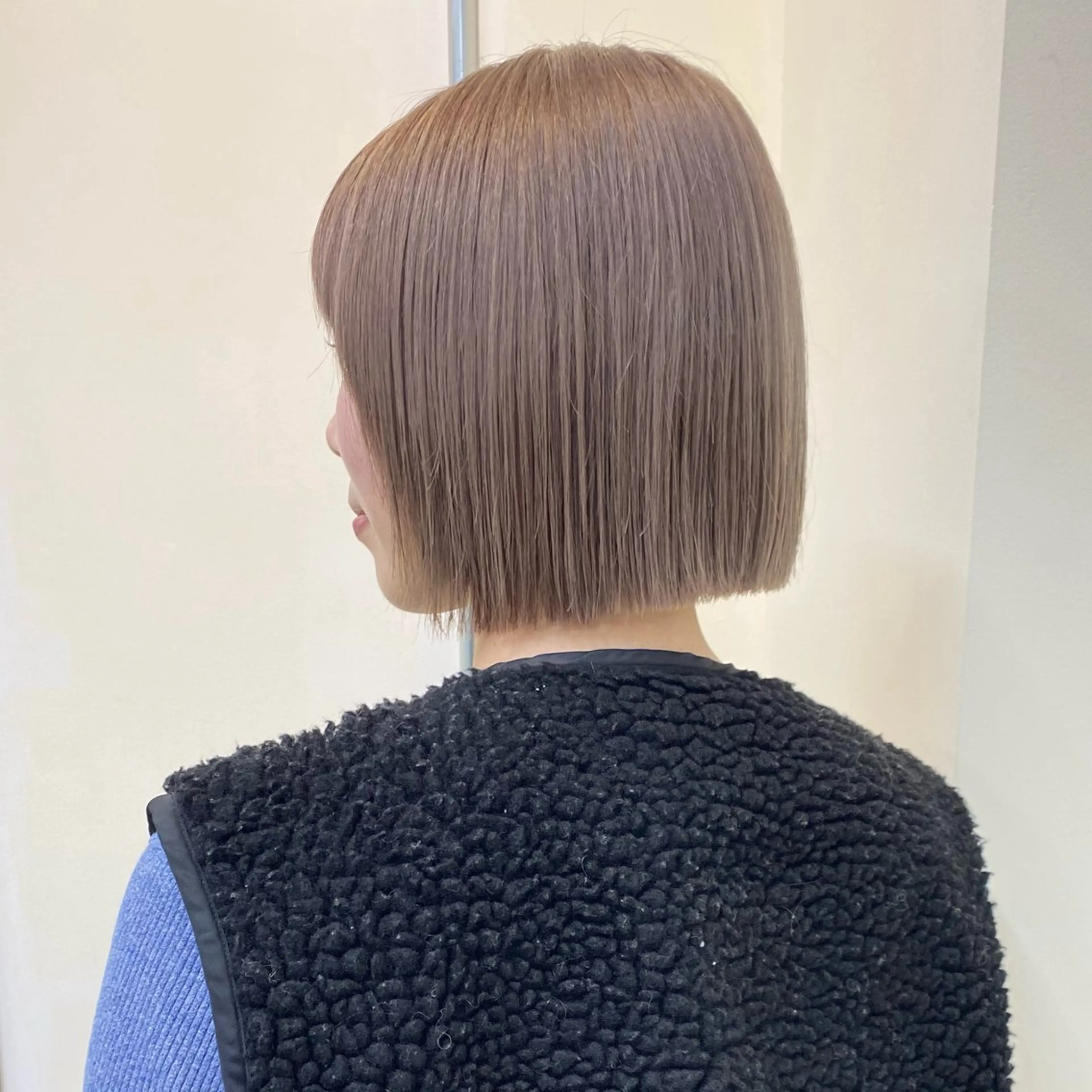 ショート カラー ベージュカラー ミルクティーベージュ souco/ moenoのヘアスタイル