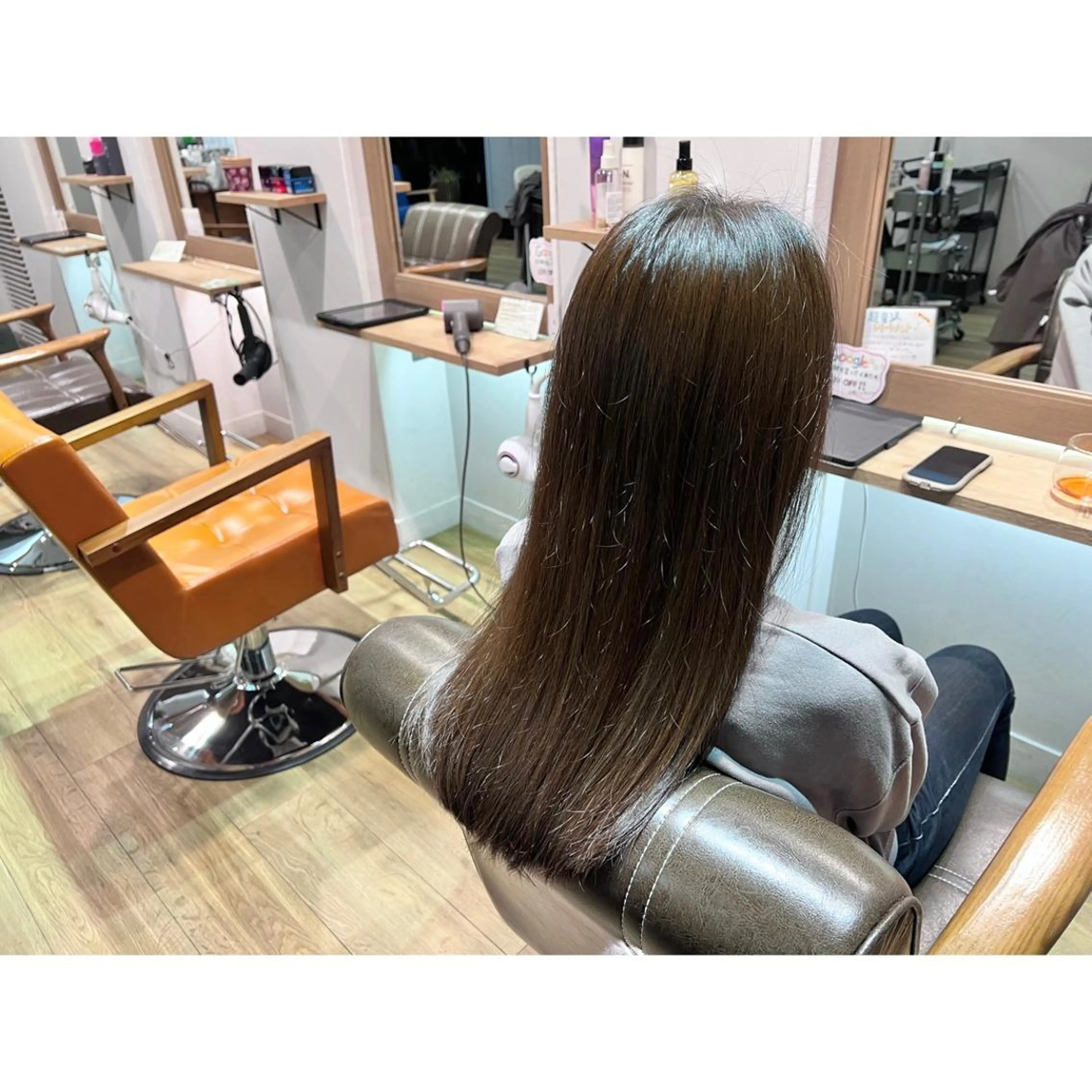 ロング カラー ダークグレー ダークグレージュ グレージュ カット ヘアカラー トリートメント ツキダテ ユイのヘアスタイル