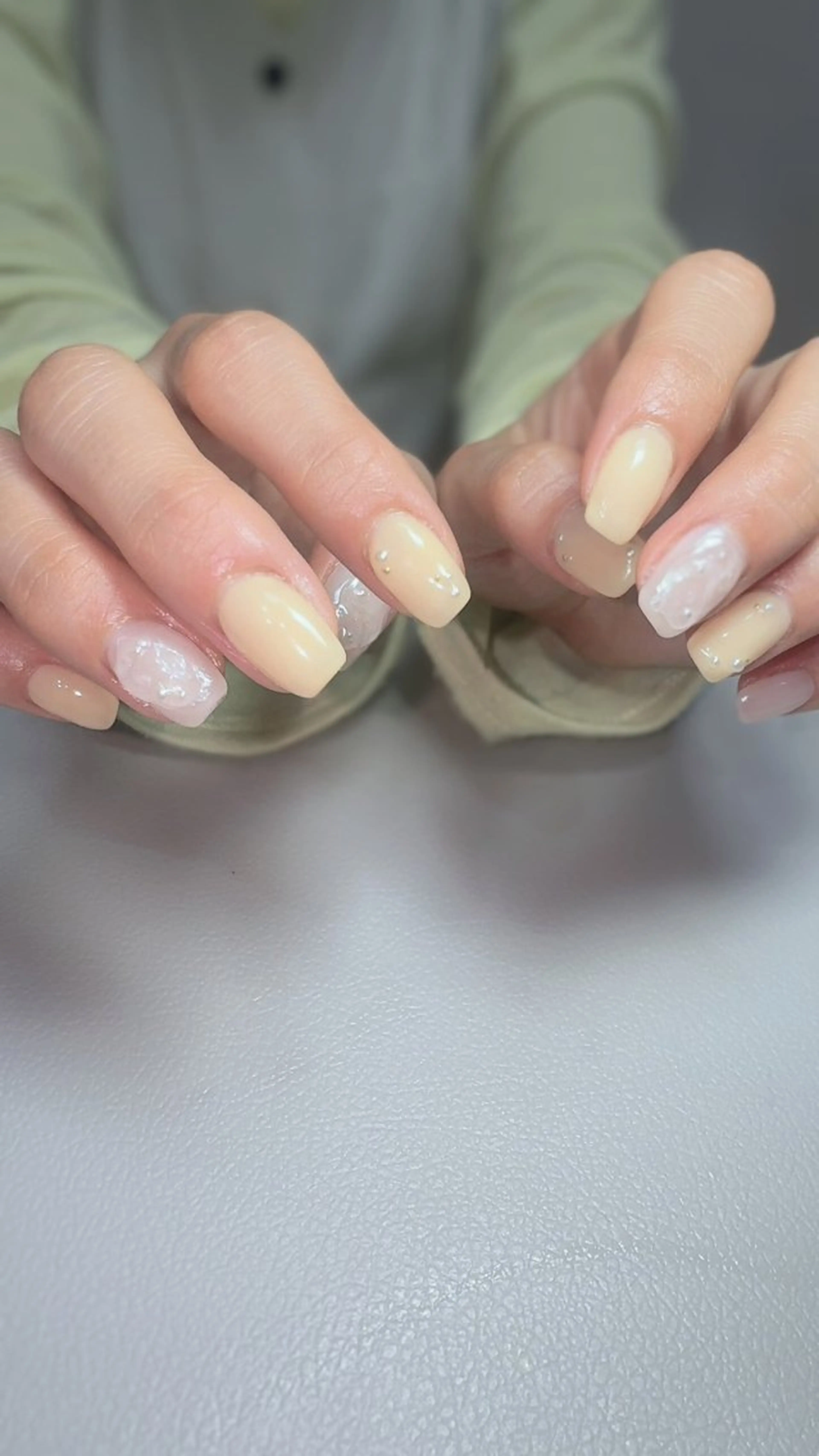 ネイル ワンカラーネイル パステルネイル 春ネイル 黄色 ハンドネイル nailsalon gemstoryのネイルデザイン