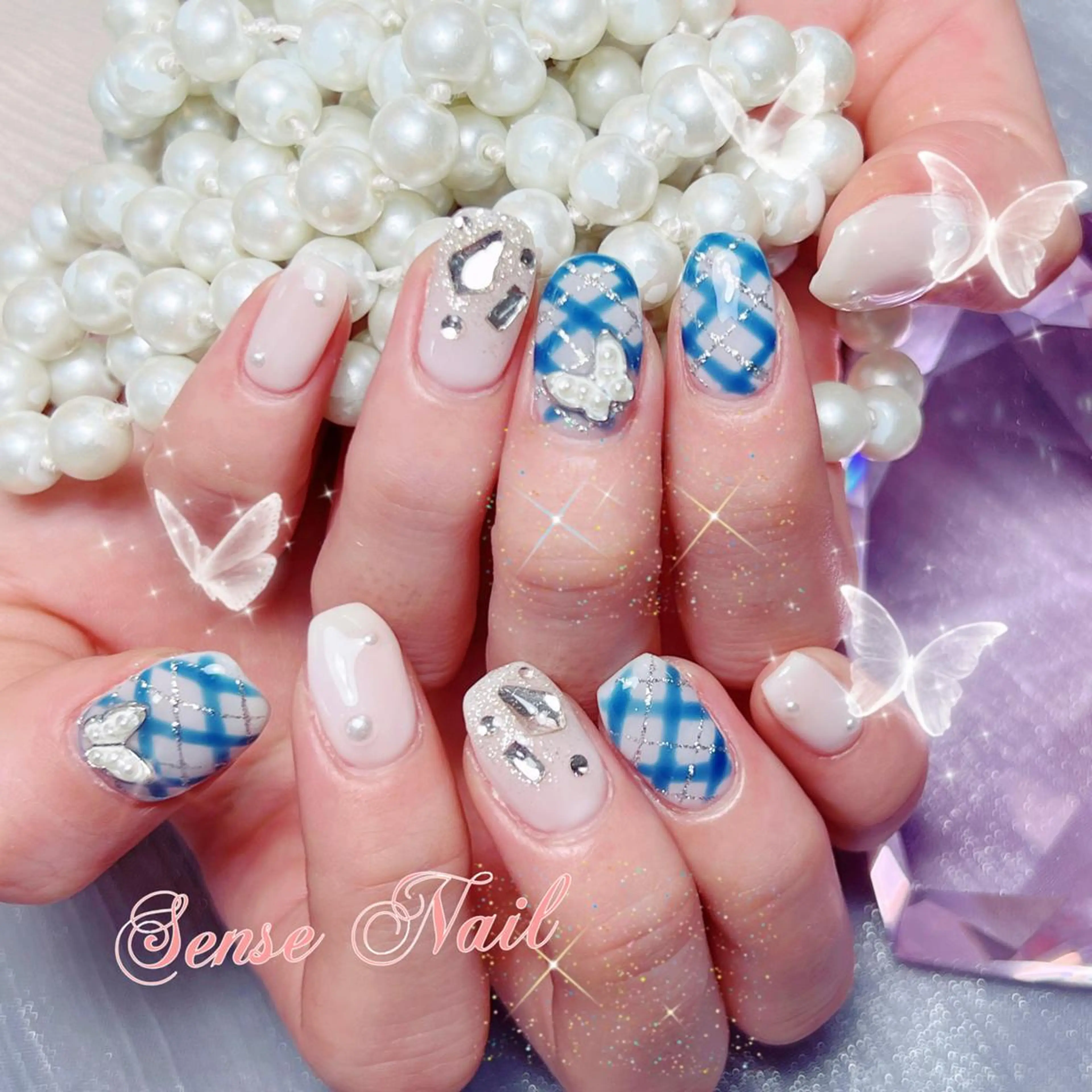 ネイル ハンドネイル ハンドケア Queenie 🦋のネイルデザイン
