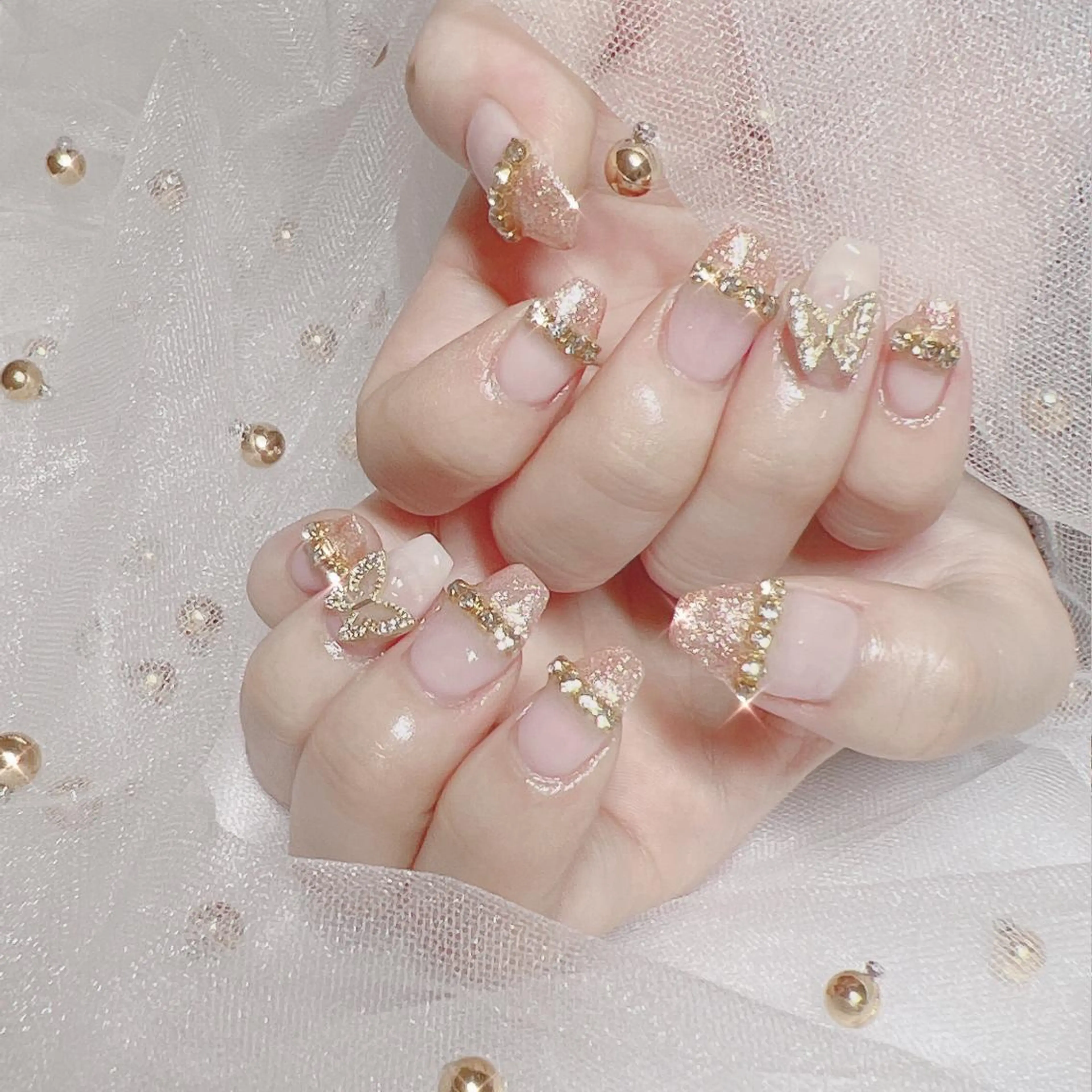 ネイル オーロラネイル フレンチネイル ジェルネイル 韓国ネイル マグネットネイル ハンドネイル ハンドケア EN nailsalon所属・【ENサロン】 Rei🎀Nailのネイルデザイン