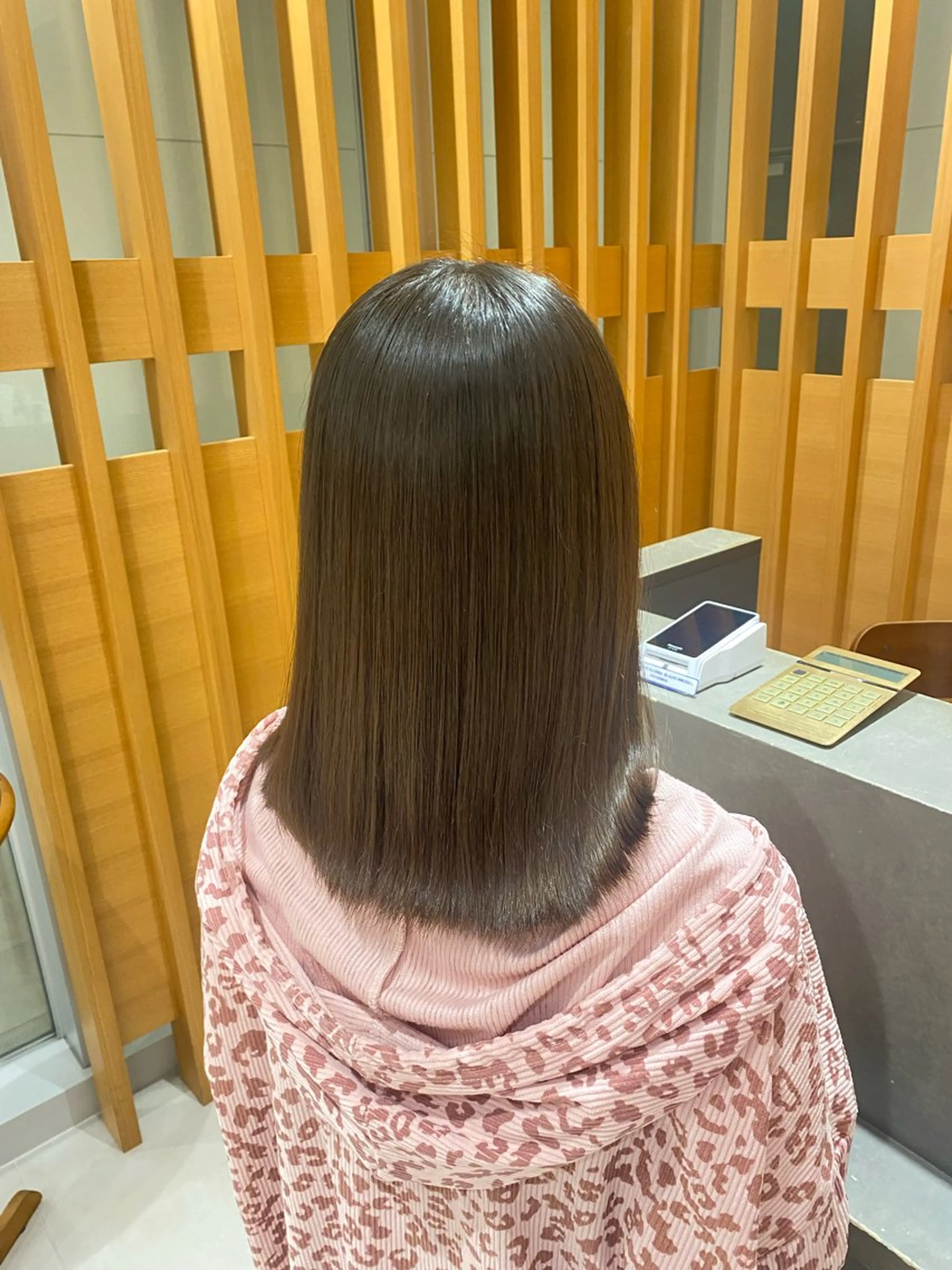 ミディアム パーマ 縮毛矯正 apish 国分寺 / 鈴木 花穏のヘアスタイル