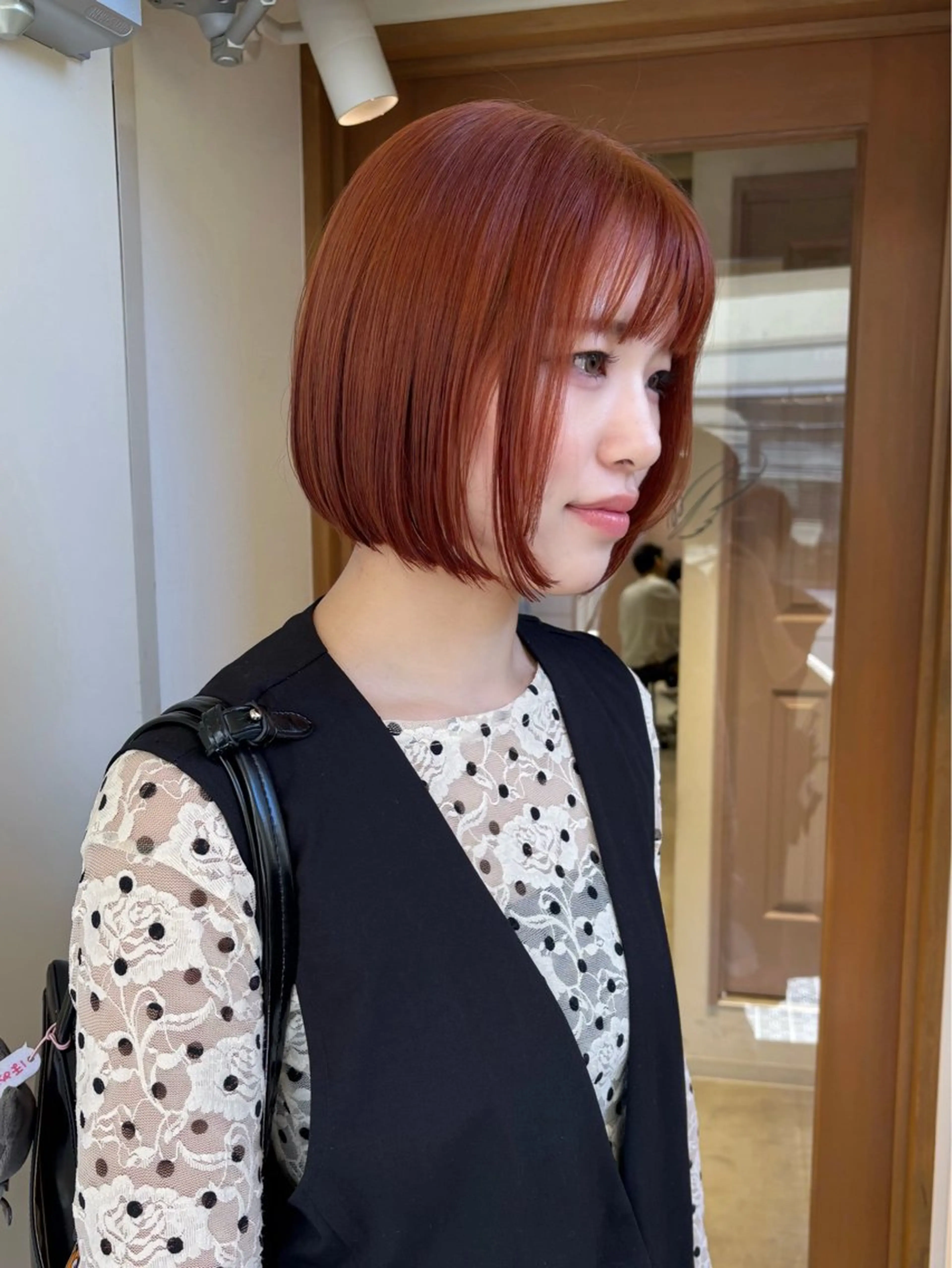 ショート カラー アッシュ ベージュカラー ブリーチ 透明感カラー ダブルカラー カット ヘアカラー トリートメント mei｜顔まわり ×透明感カラーのヘアスタイル