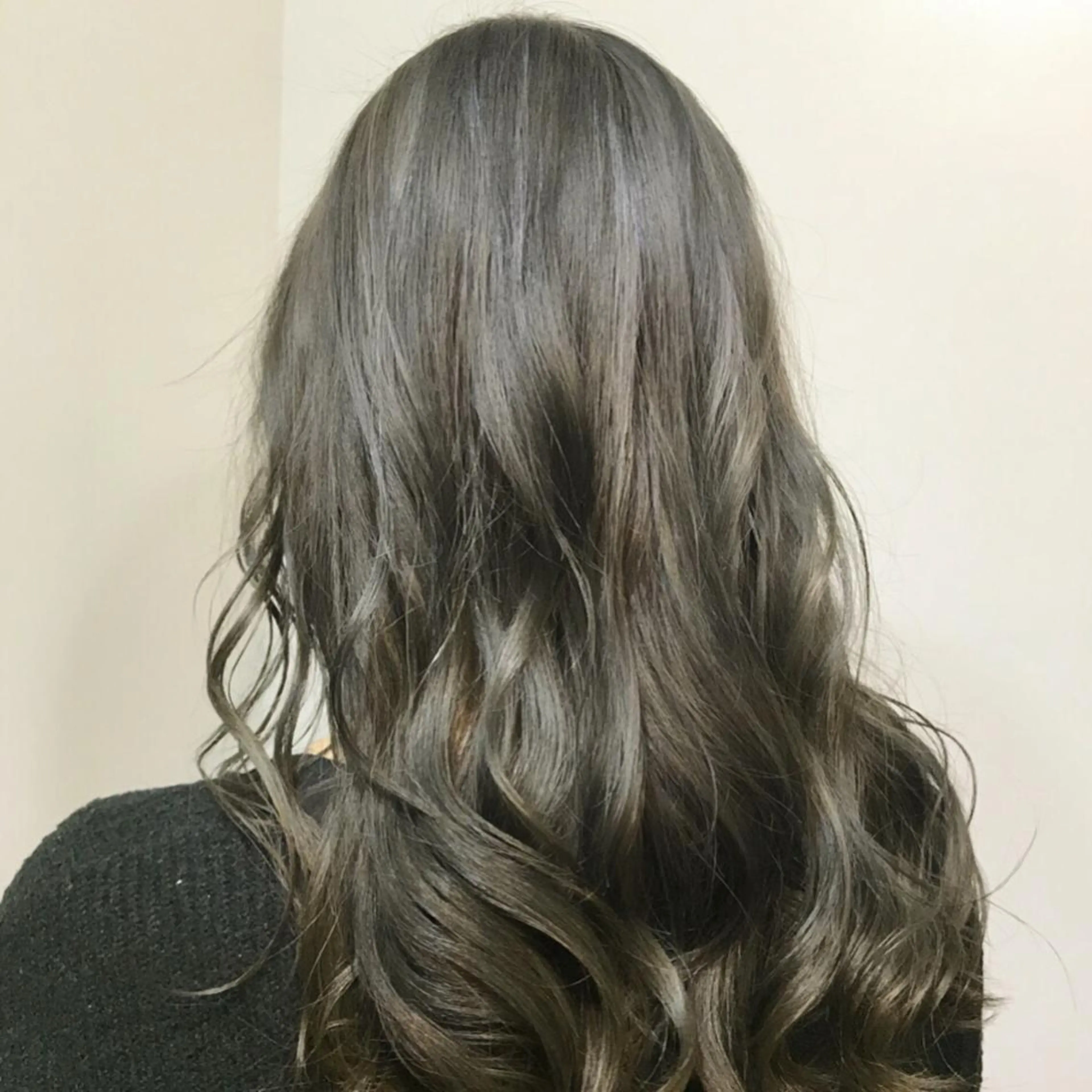 ロング カラー ヘアカラー トリートメント ✨ハイトーン✨透明感 ✨生神　優季のヘアスタイル
